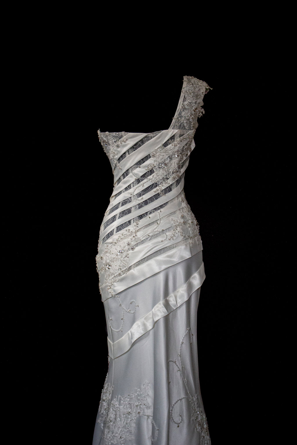 328 - SENSUAL Y2K VINTAGE BRIDAL MERMAID: SHEER ONE-SHOULDER STRETCH SATIN WITH EMBROIDERY - Vague atelier
