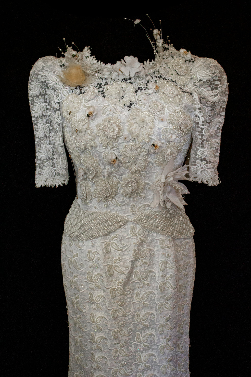 359 - VINTAGE 80s BEADED LACE SHEATH DRESS: WHITE & GOLD WEDDING GOWN WITH 3D FLORAL DETAILS
