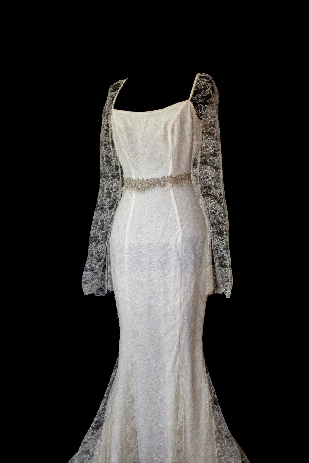 Vintage Chantilly Lace Mermaid Wedding Dress | Full Train Gown - 379