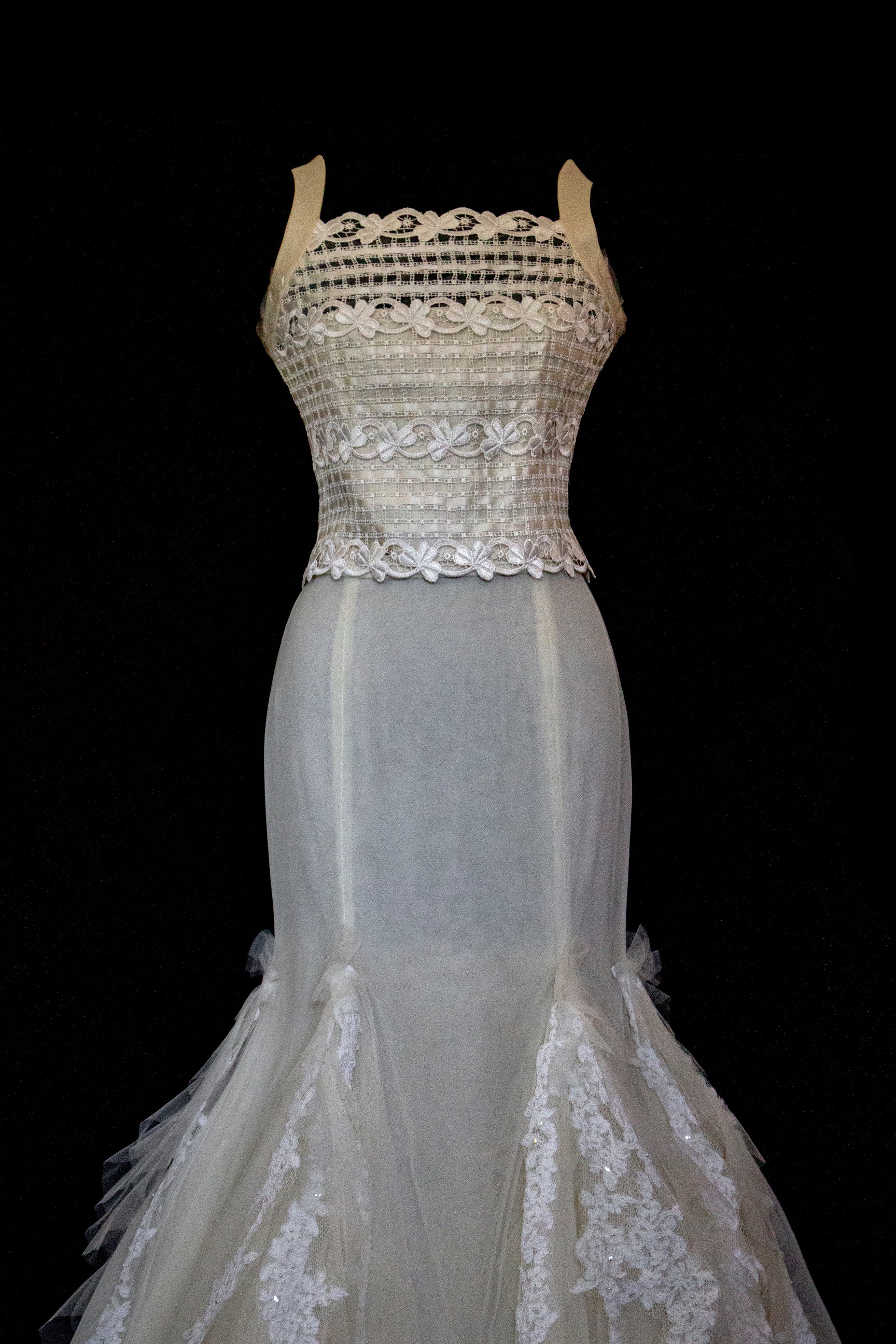 364 - VINTAGE 90s UPCYCLED TULLE AND MACRAME WEDDING DRESS: 2-PIECE ROMANTIC GOWN WITH FLOREAL LACE