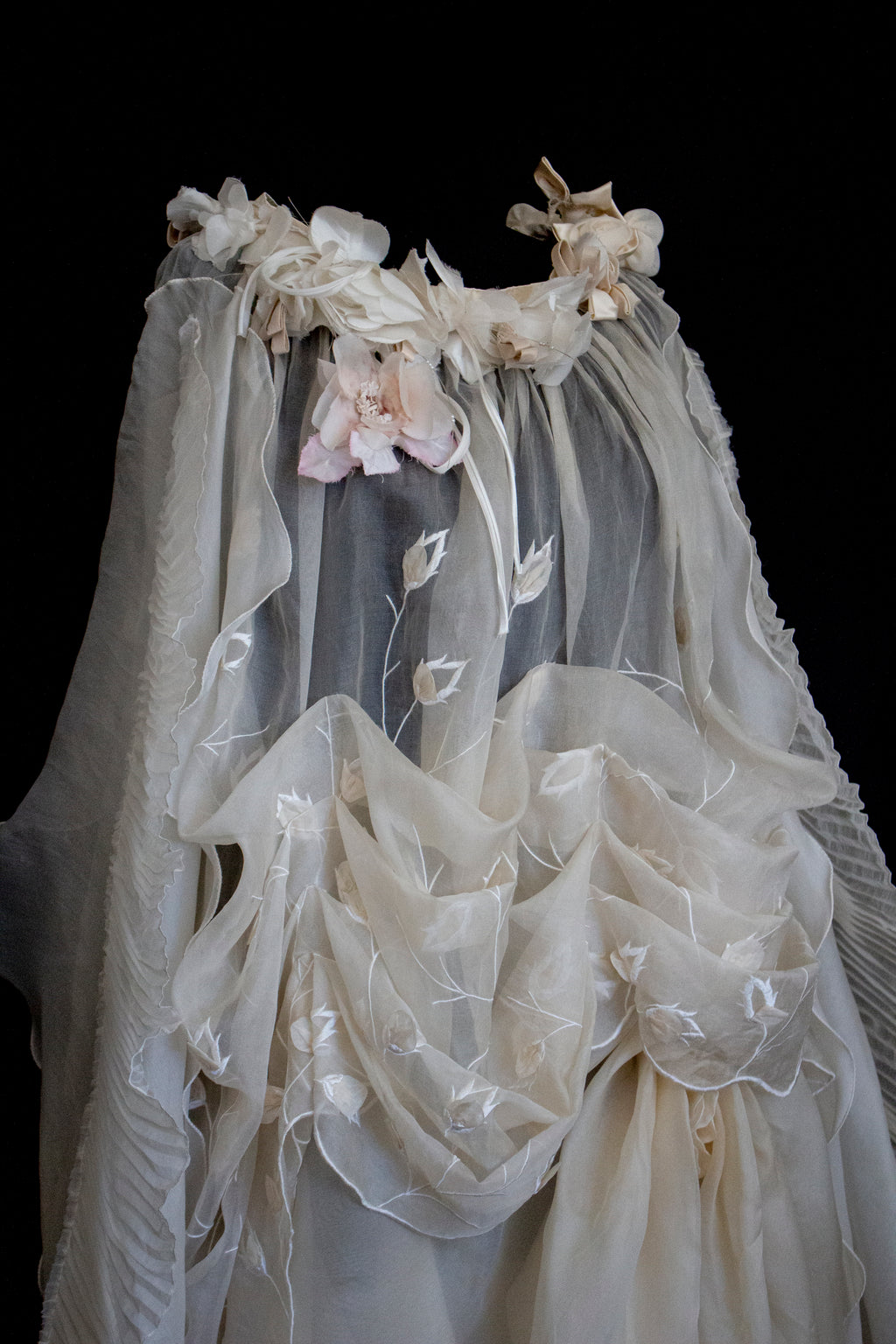 323 - BUCOLIC SILK ORGANDIE WEDDING SET: VINTAGE BUTTERFLY CAPE & DRAPED SKIRT - Vague atelier