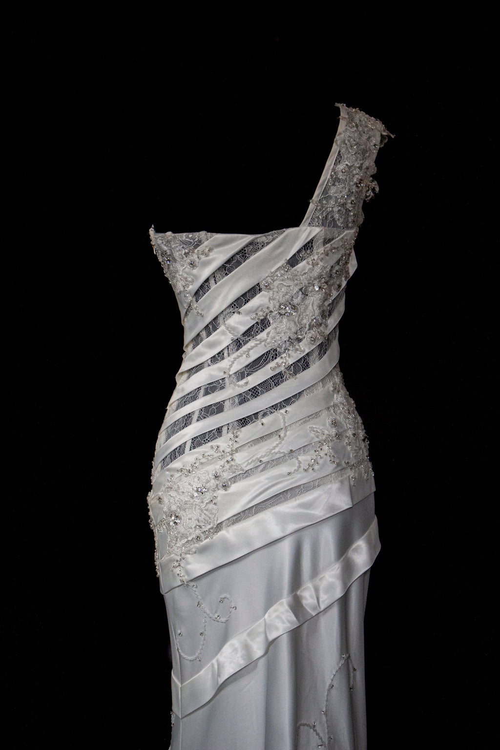 328 - SENSUAL Y2K VINTAGE BRIDAL MERMAID: SHEER ONE-SHOULDER STRETCH SATIN WITH EMBROIDERY - Vague atelier