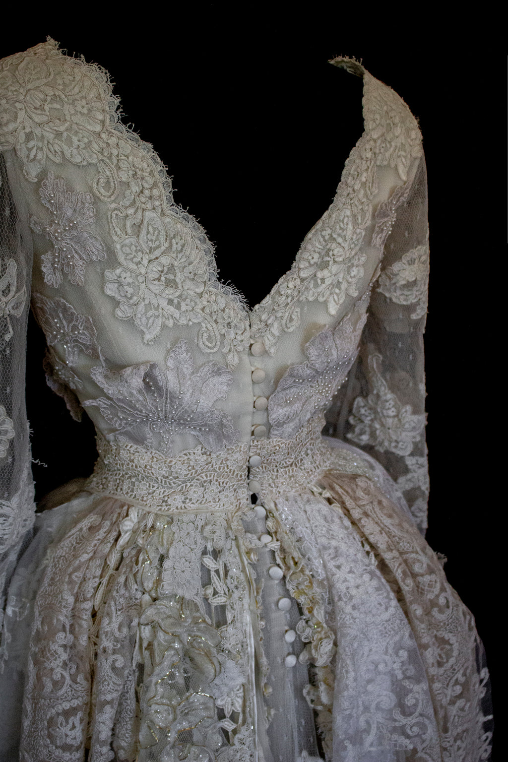 356 - VINTAGE 90s UPCYCLED LACE WEDDING DRESS: IVORY GOWN WITH POLKA DOT TULLE & ANTIQUE MACRAME DETAILS - Vague atelier