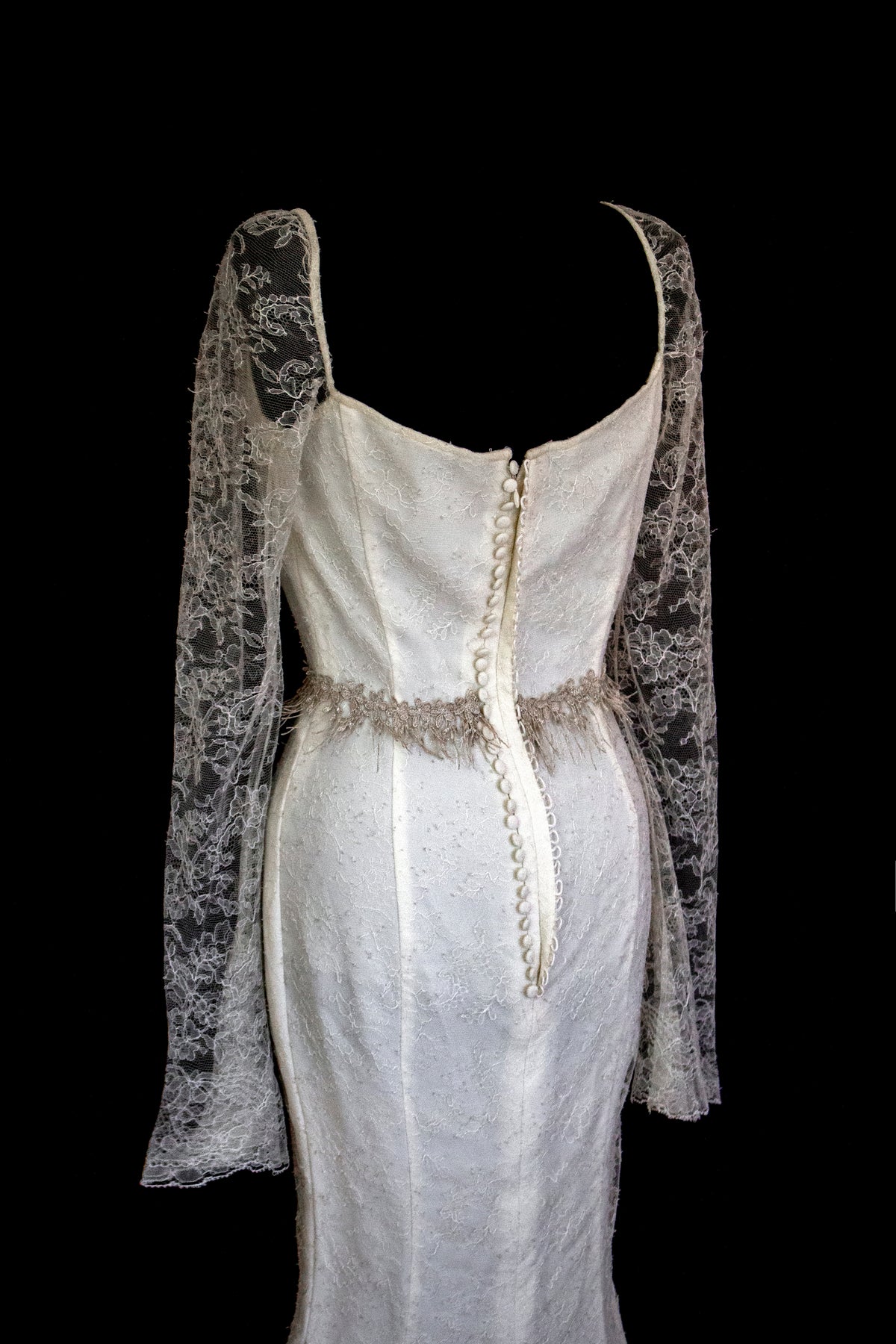 Vintage Chantilly Lace Mermaid Wedding Dress | Full Train Gown - 379