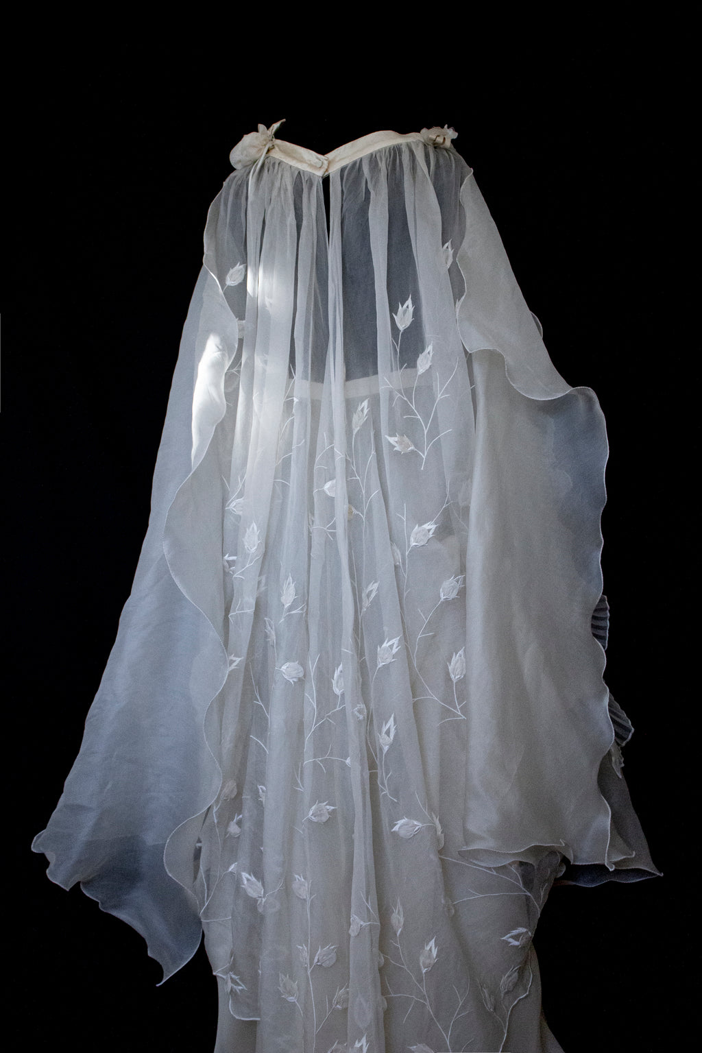 323 - BUCOLIC SILK ORGANDIE WEDDING SET: VINTAGE BUTTERFLY CAPE & DRAPED SKIRT - Vague atelier