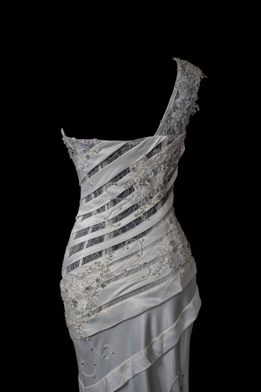 328 - SENSUAL Y2K VINTAGE BRIDAL MERMAID: SHEER ONE-SHOULDER STRETCH SATIN WITH EMBROIDERY - Vague atelier