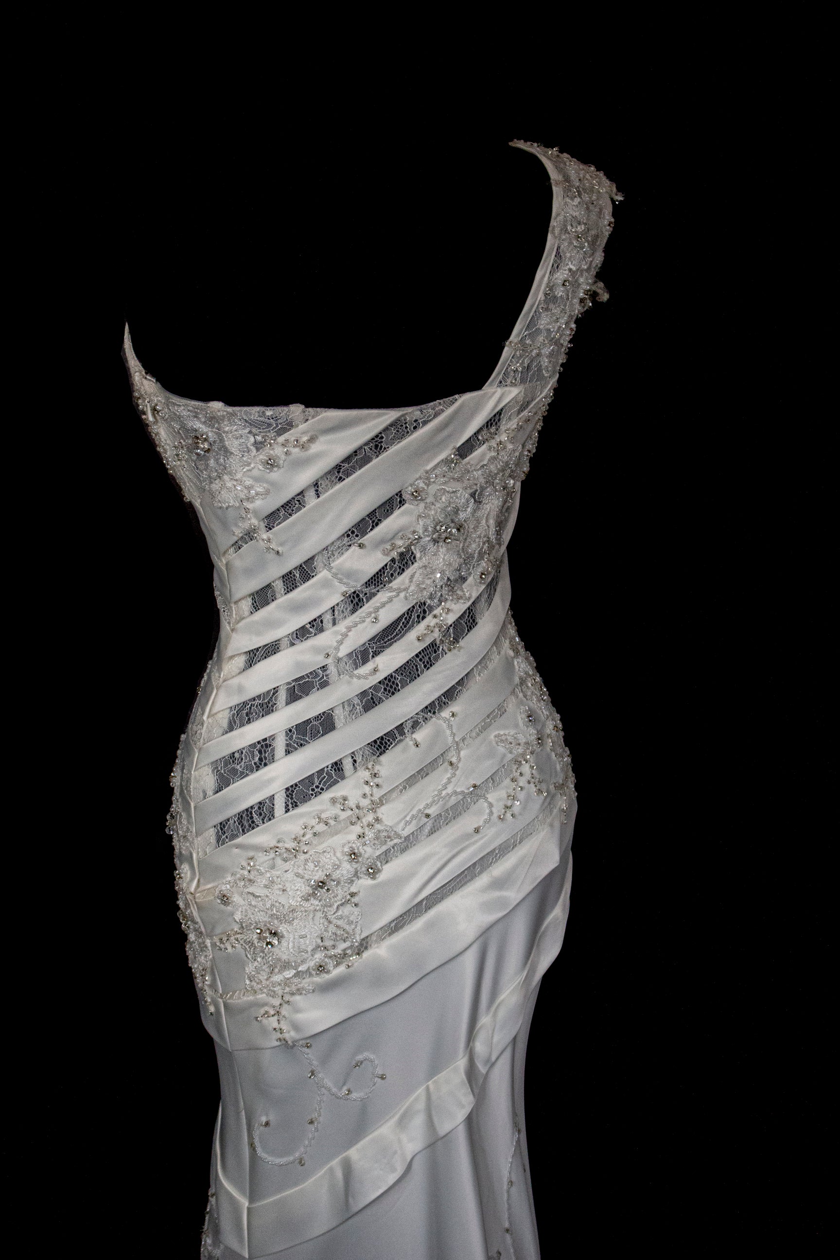 328 - SENSUAL Y2K VINTAGE BRIDAL MERMAID: SHEER ONE-SHOULDER STRETCH SATIN WITH EMBROIDERY - Vague atelier
