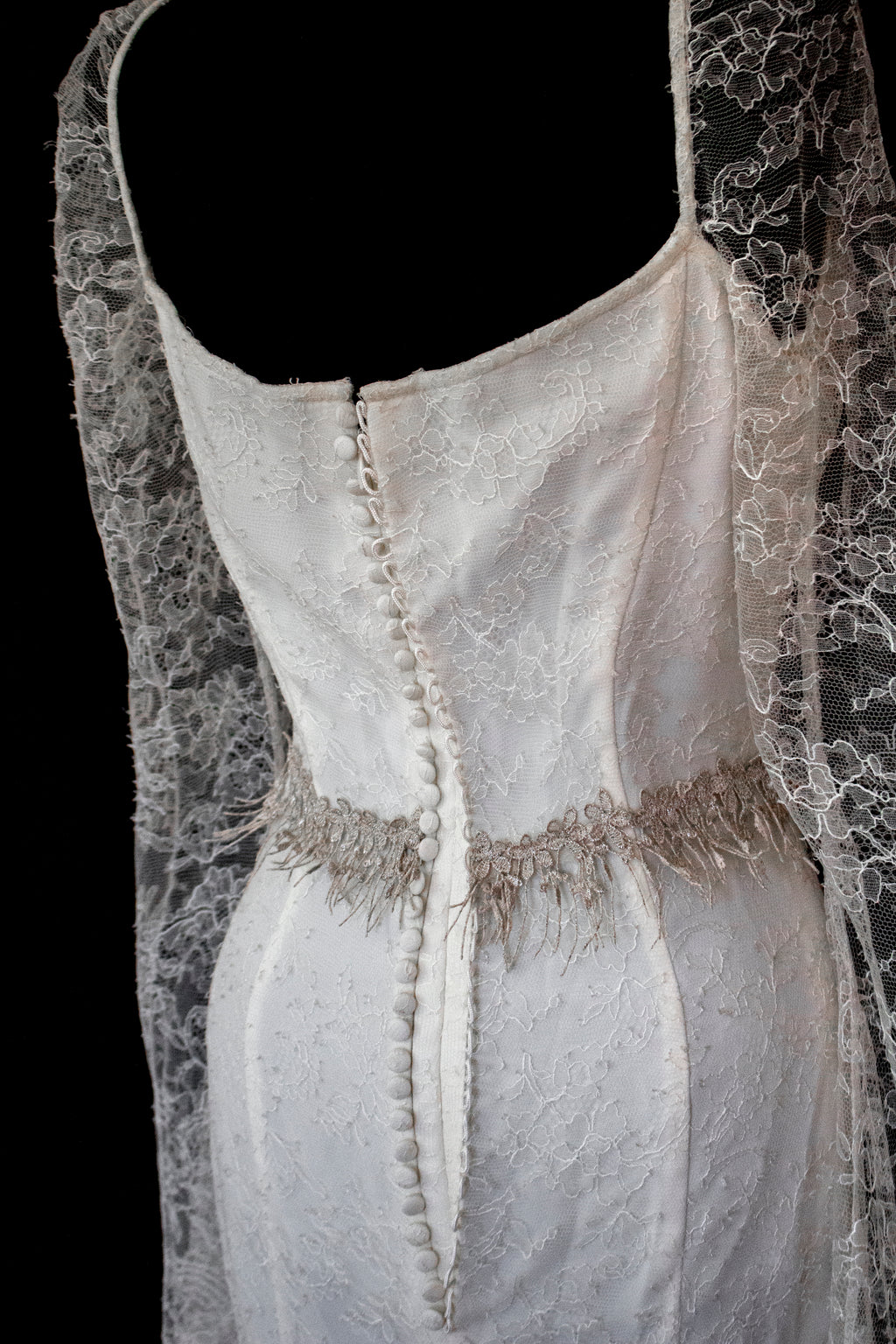 Vintage Chantilly Lace Mermaid Wedding Dress | Full Train Gown - 379