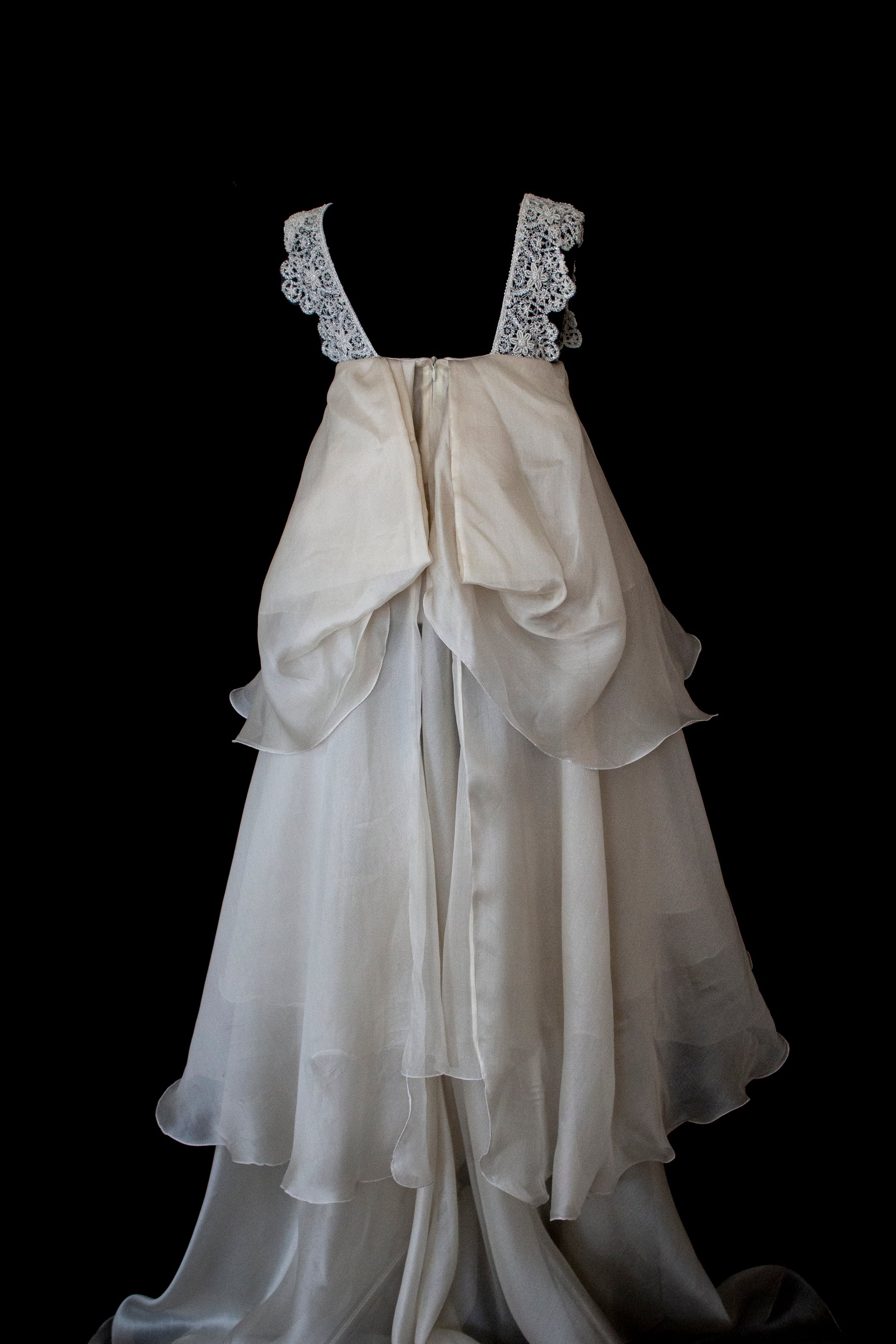 344 - UNIQUE UPCYCLED SILK ORGANZA WEDDING DRESS: PEARL GREY & BRONZE RUFFLED GOWN, SILVER EMBROIDERY, LUXURY SUSTAINABLE BRIDAL DRESS - Vague atelier
