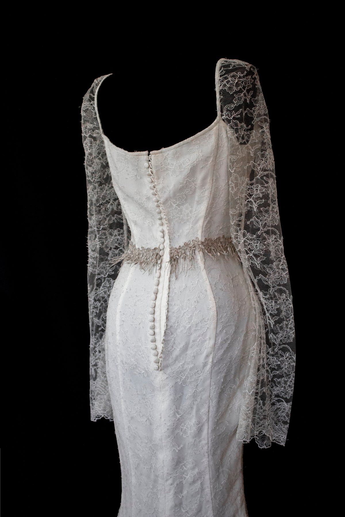 Vintage Chantilly Lace Mermaid Wedding Dress | Full Train Gown - 379