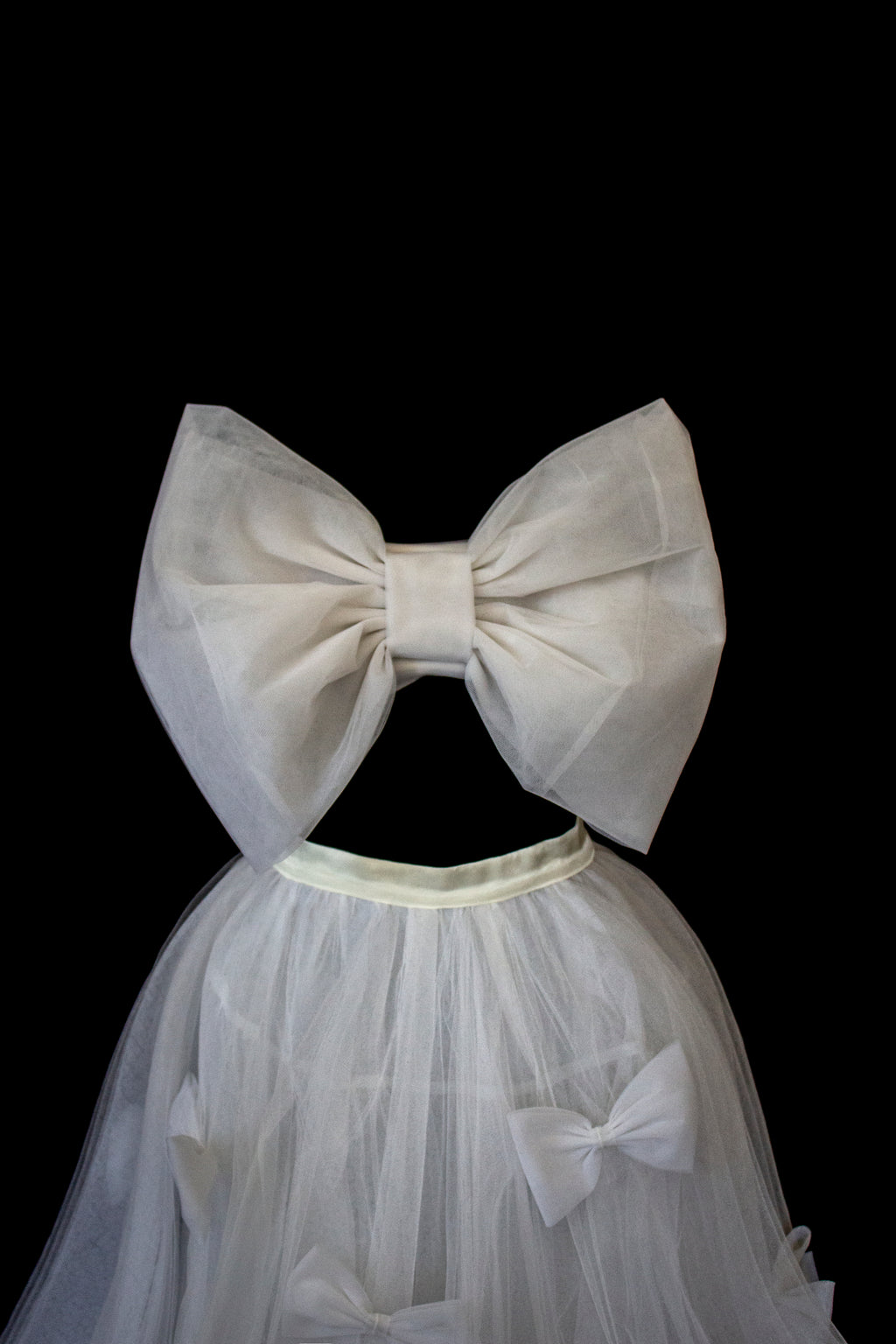 236 - VINTAGE TWO-PIECE TULLE WEDDING DRESS: CROP TOP WITH MAXI BOW & BIG BALL GOWN SKIRT - WHITE 90s STYLE - Vague atelier