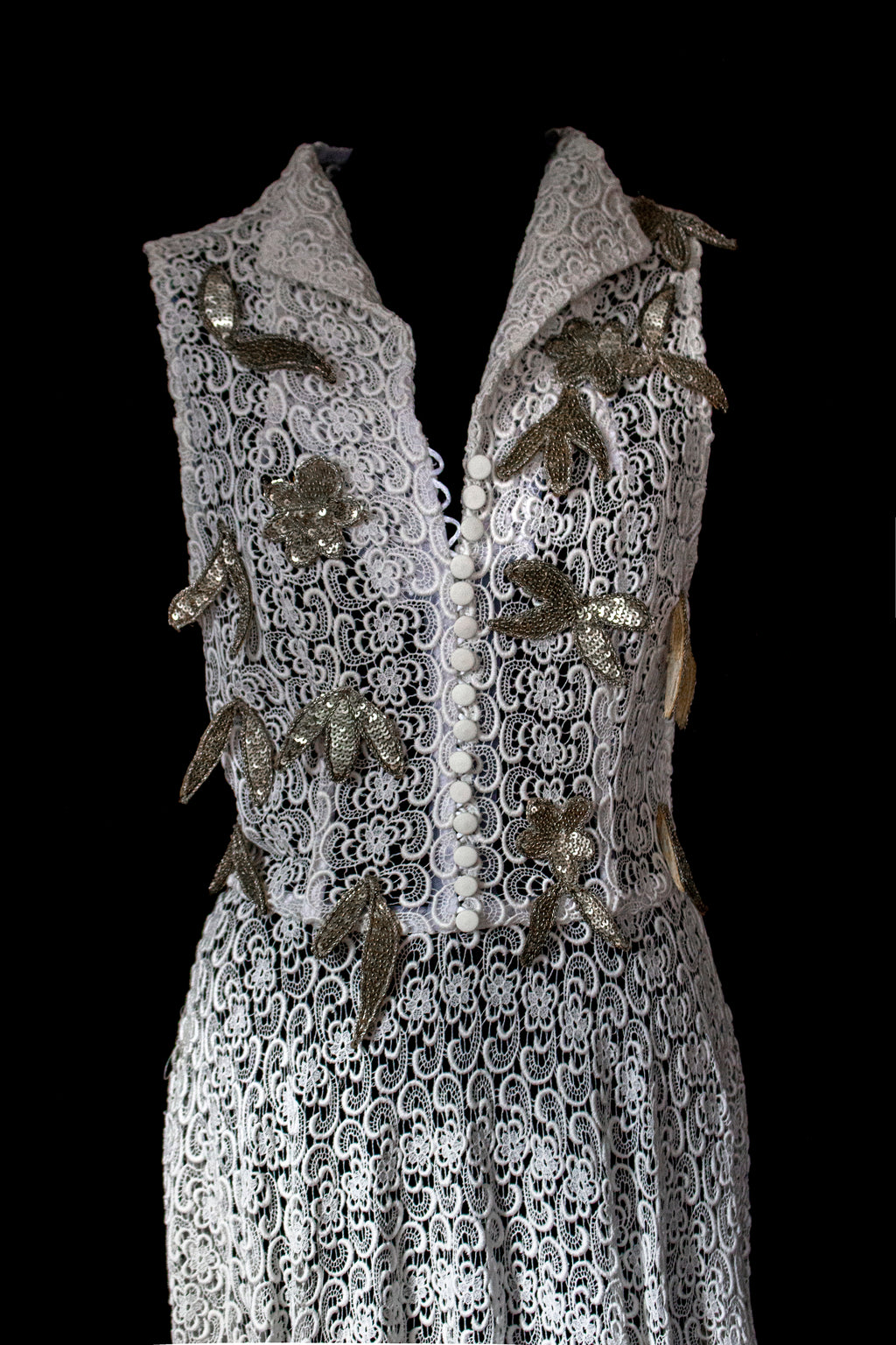 265 - RARE BOHO VINTAGE MACRAMÉ LACE SHIRT-DRESS: SOPHISTICATED CHEMISIER BRIDAL GOWN WITH SILVER SEQUINS - Vague atelier