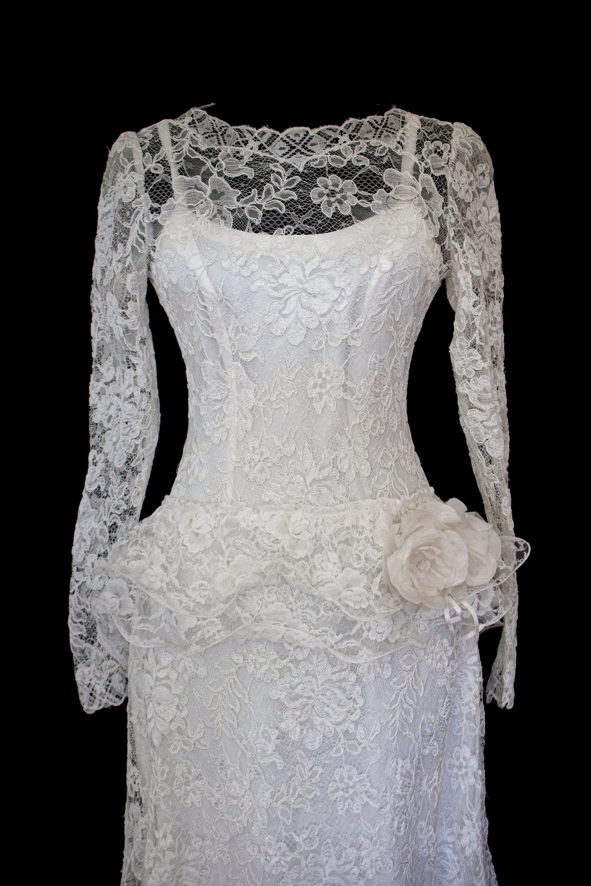 1980s Vintage Macramé Lace Sheath Wedding Dress | Full Train Gown - 377