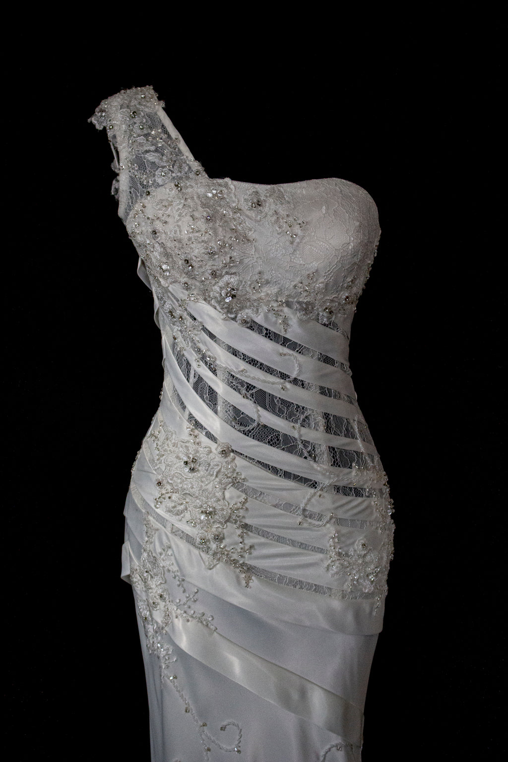 328 - SENSUAL Y2K VINTAGE BRIDAL MERMAID: SHEER ONE-SHOULDER STRETCH SATIN WITH EMBROIDERY - Vague atelier