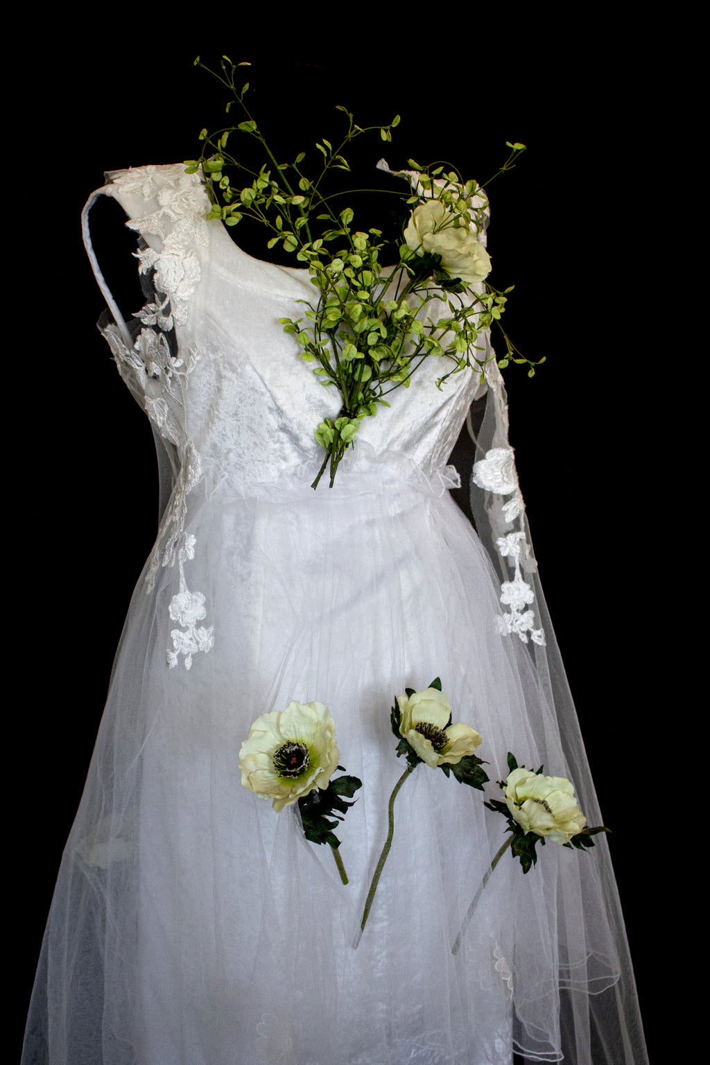 350 - UNIQUE VINTAGE UPCYCLED WEDDING DRESS: PEARL GREY VELVET SHEATH WITH TUTU & MAXI EMBROIDERED BRIDAL CAPE, SPRING BOHO STYLE - Vague atelier