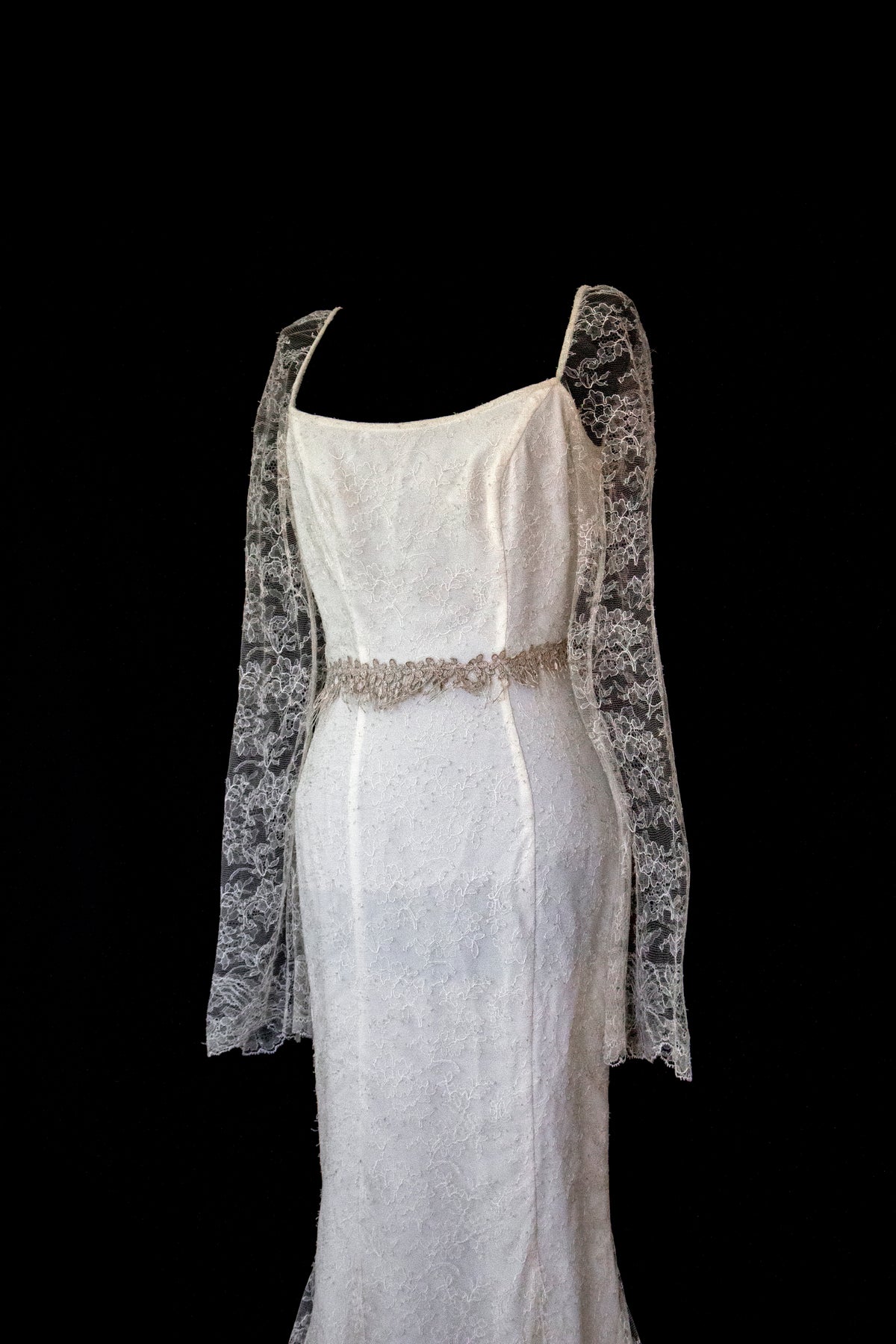 Vintage Chantilly Lace Mermaid Wedding Dress | Full Train Gown - 379