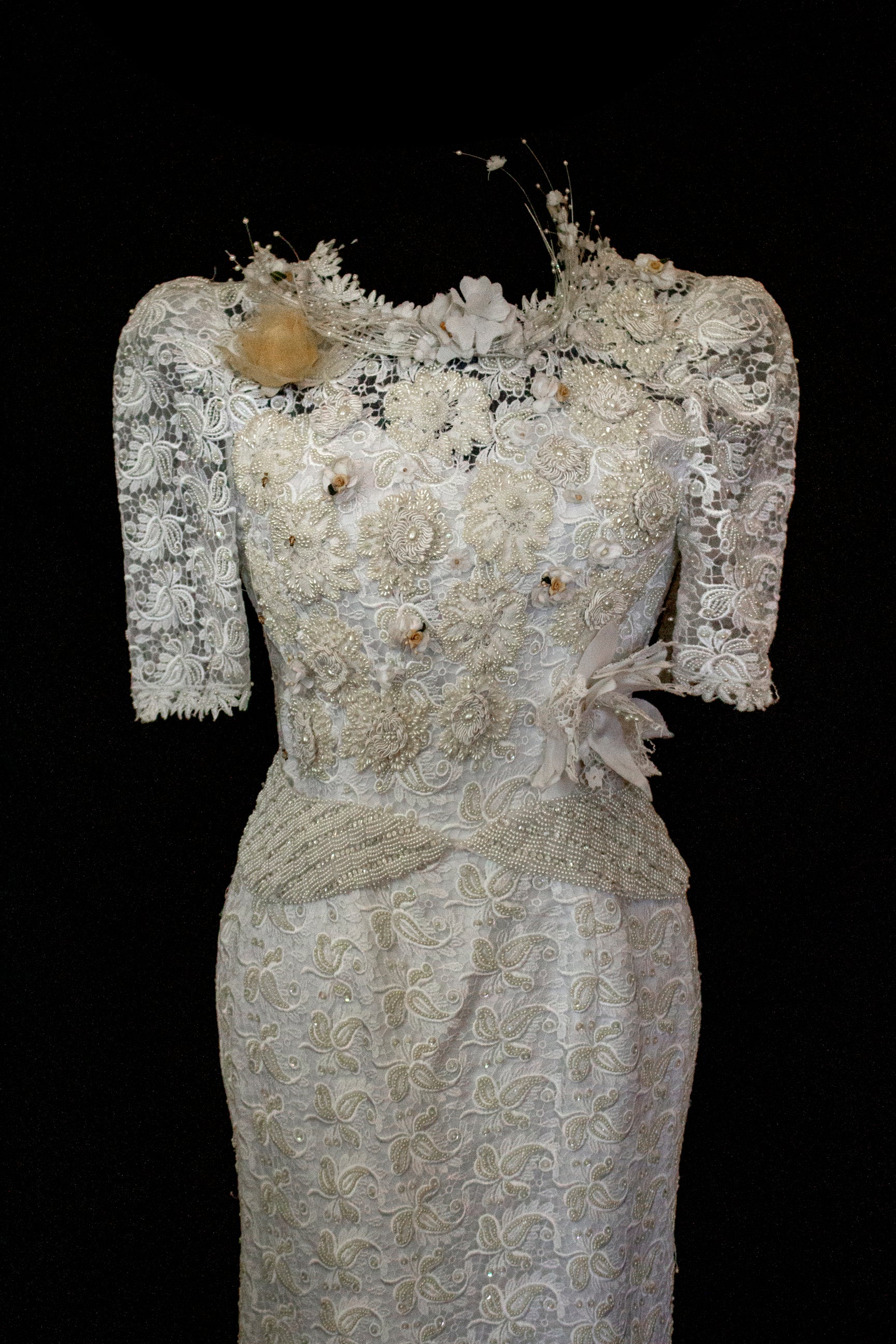359 - VINTAGE 80s BEADED LACE SHEATH DRESS: WHITE & GOLD WEDDING GOWN WITH 3D FLORAL DETAILS