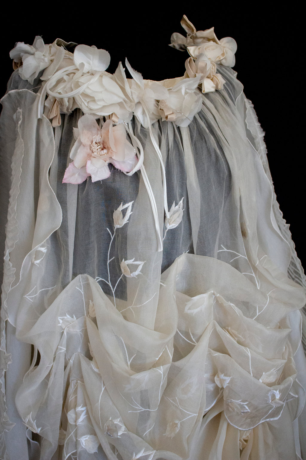 323 - BUCOLIC SILK ORGANDIE WEDDING SET: VINTAGE BUTTERFLY CAPE & DRAPED SKIRT - Vague atelier