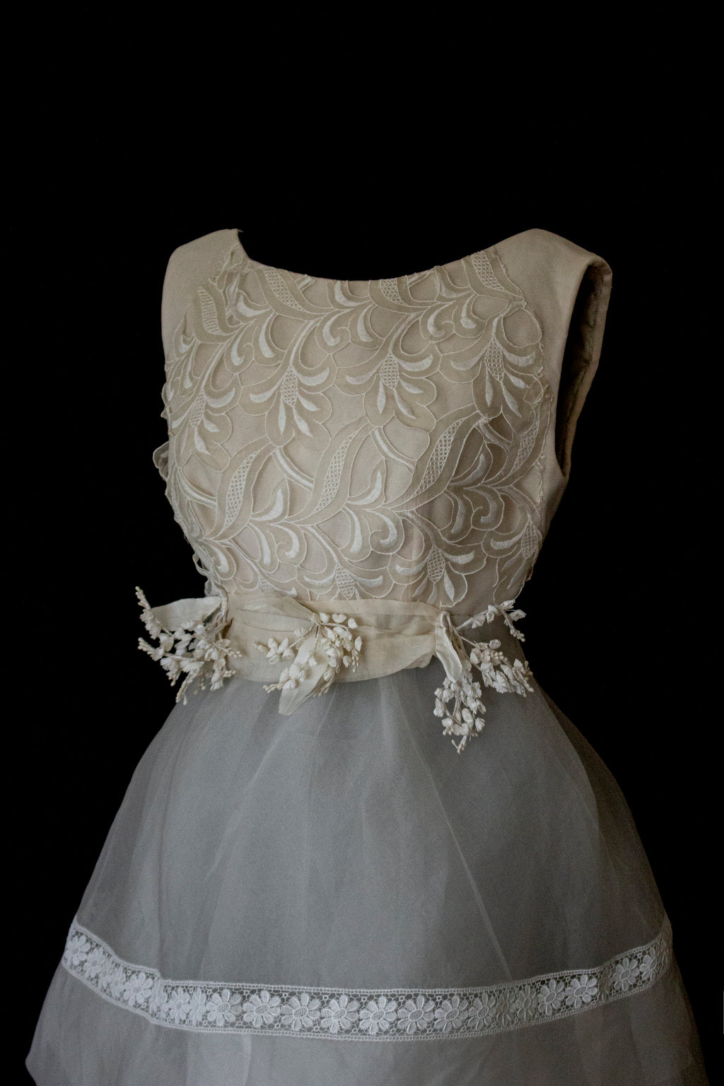 315 - UNIQUE MULTILAYER FLORAL BRIDAL GOWN: 1940S PEPLUM & UPCYCLED MULTI-ERA VINTAGE LACE DRESS - Vague atelier