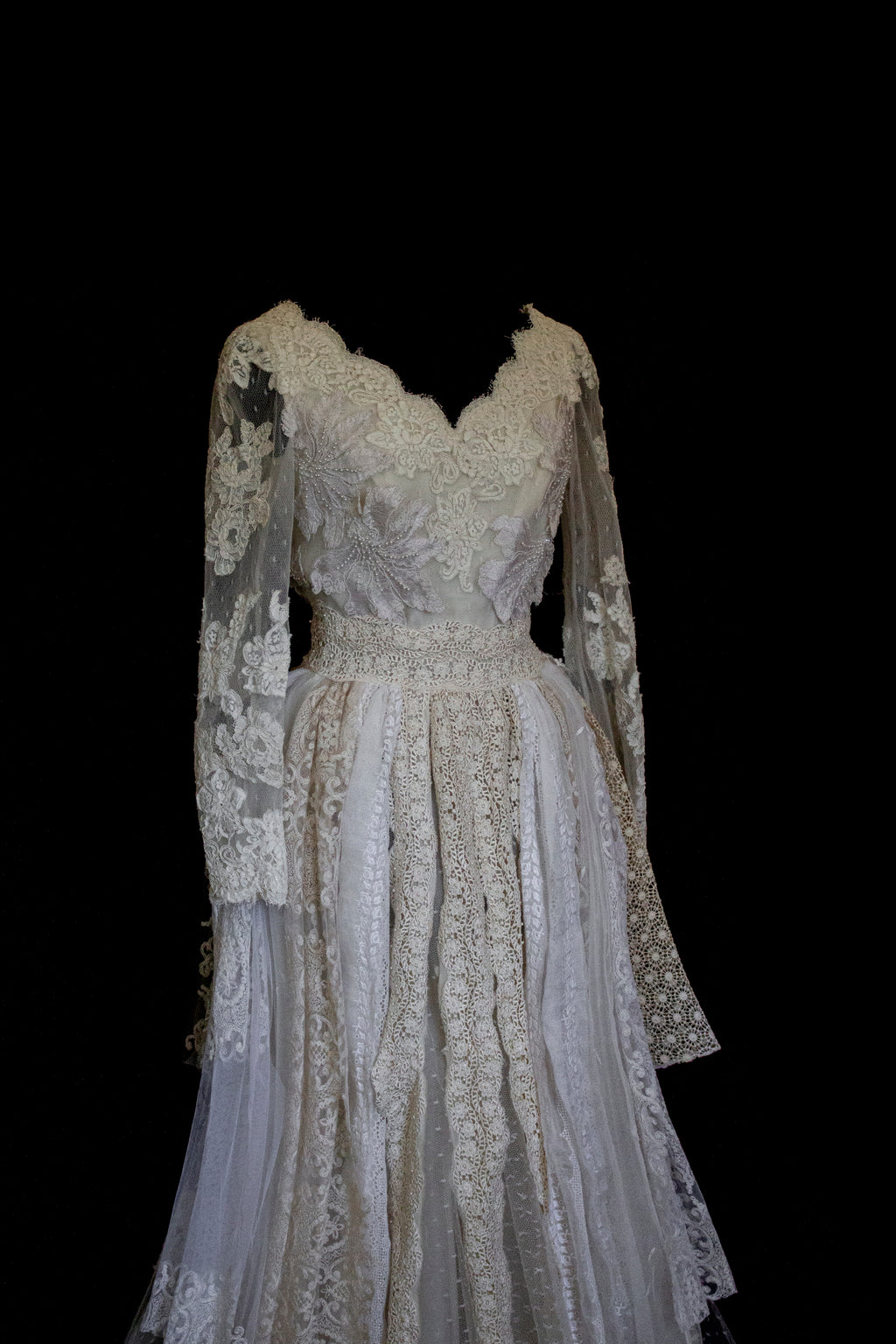 356 - VINTAGE 90s UPCYCLED LACE WEDDING DRESS: IVORY GOWN WITH POLKA DOT TULLE & ANTIQUE MACRAME DETAILS - Vague atelier