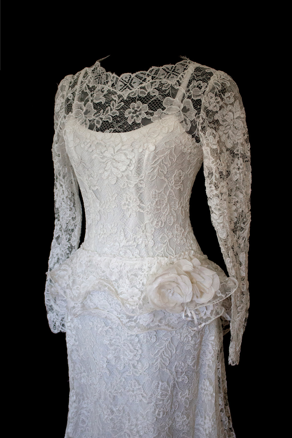 1980s Vintage Macramé Lace Sheath Wedding Dress | Full Train Gown - 377