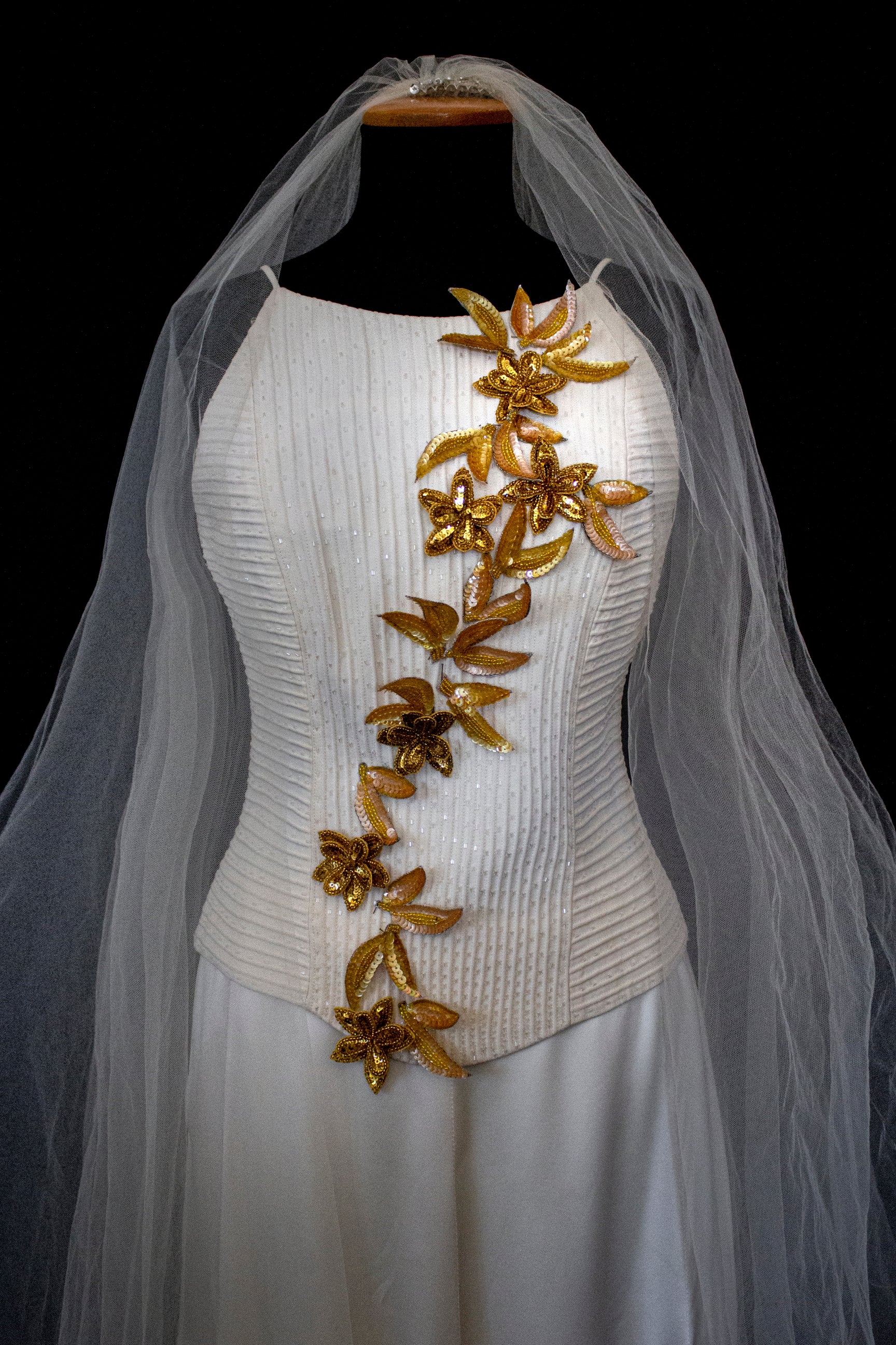300 - SOPHISTICATED PURE SILK VINTAGE BRIDAL SET: HALTER TOP WITH ANTIQUE GOLD SEQUIN FLOWERS & MATCHING VEIL - Vague atelier