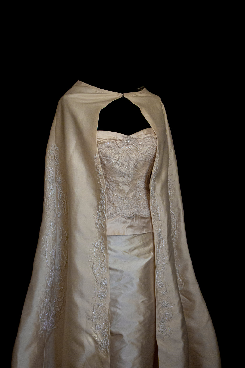 334 - IVORY SILK MIKADO VINTAGE WEDDING DRESS: COLUMN GOWN WITH EMBROIDERED CAPE & CRYSTALS - Vague atelier