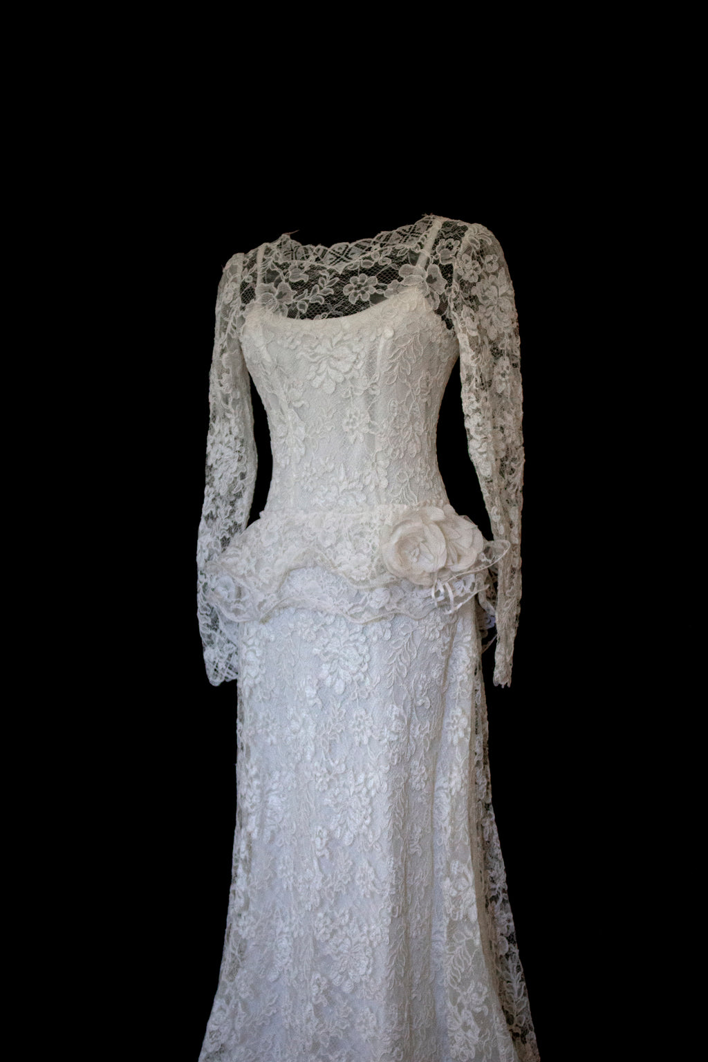 1980s Vintage Macramé Lace Sheath Wedding Dress | Full Train Gown - 377