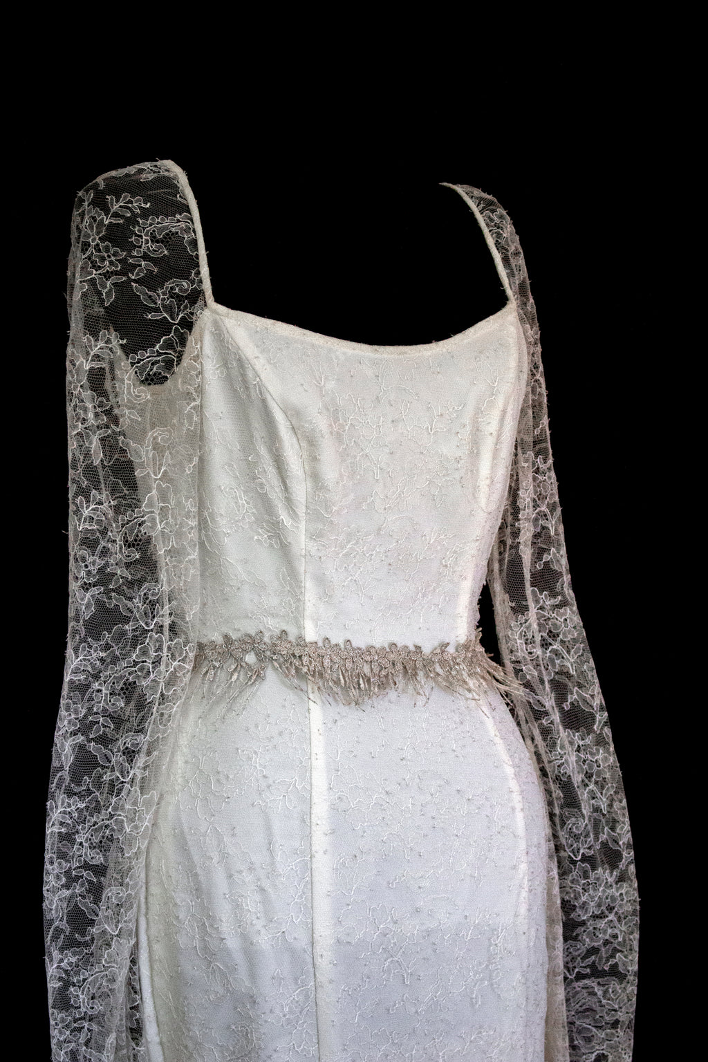 Vintage Chantilly Lace Mermaid Wedding Dress | Full Train Gown - 379