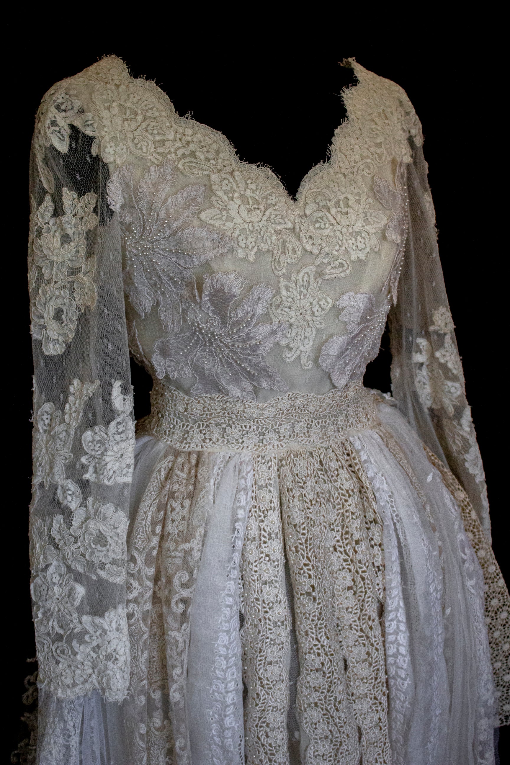 356 - VINTAGE 90s UPCYCLED LACE WEDDING DRESS: IVORY GOWN WITH POLKA DOT TULLE & ANTIQUE MACRAME DETAILS - Vague atelier