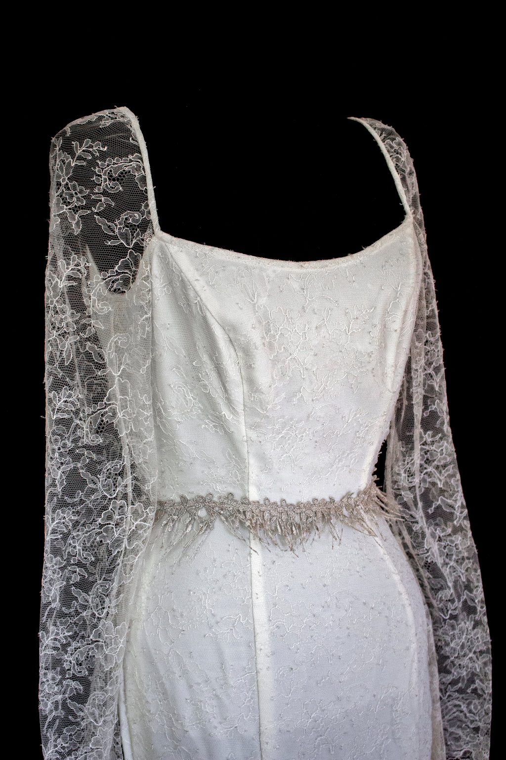 Vintage Chantilly Lace Mermaid Wedding Dress | Full Train Gown - 379
