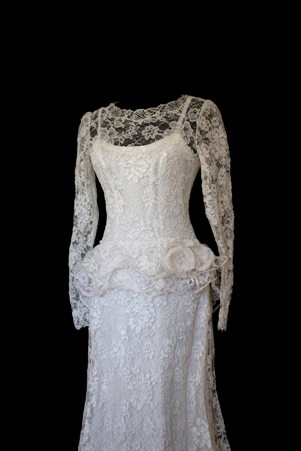 1980s Vintage Macramé Lace Sheath Wedding Dress | Full Train Gown - 377