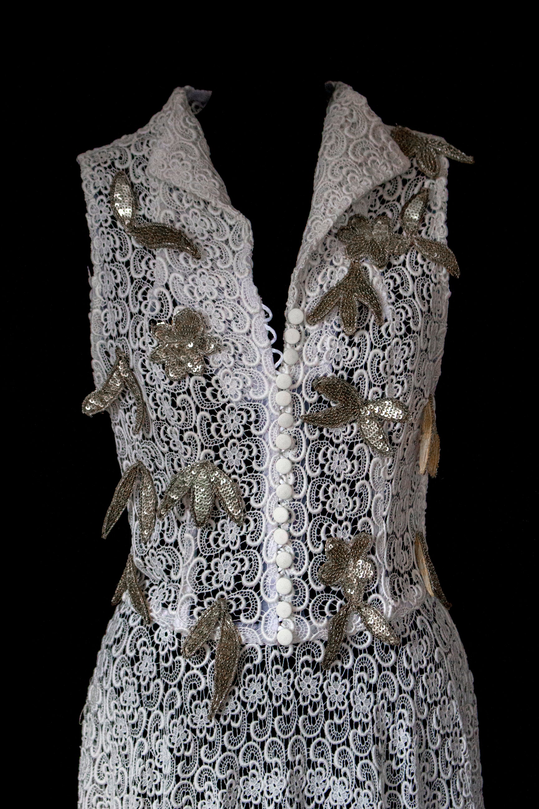 265 - RARE BOHO VINTAGE MACRAMÉ LACE SHIRT-DRESS: SOPHISTICATED CHEMISIER BRIDAL GOWN WITH SILVER SEQUINS - Vague atelier