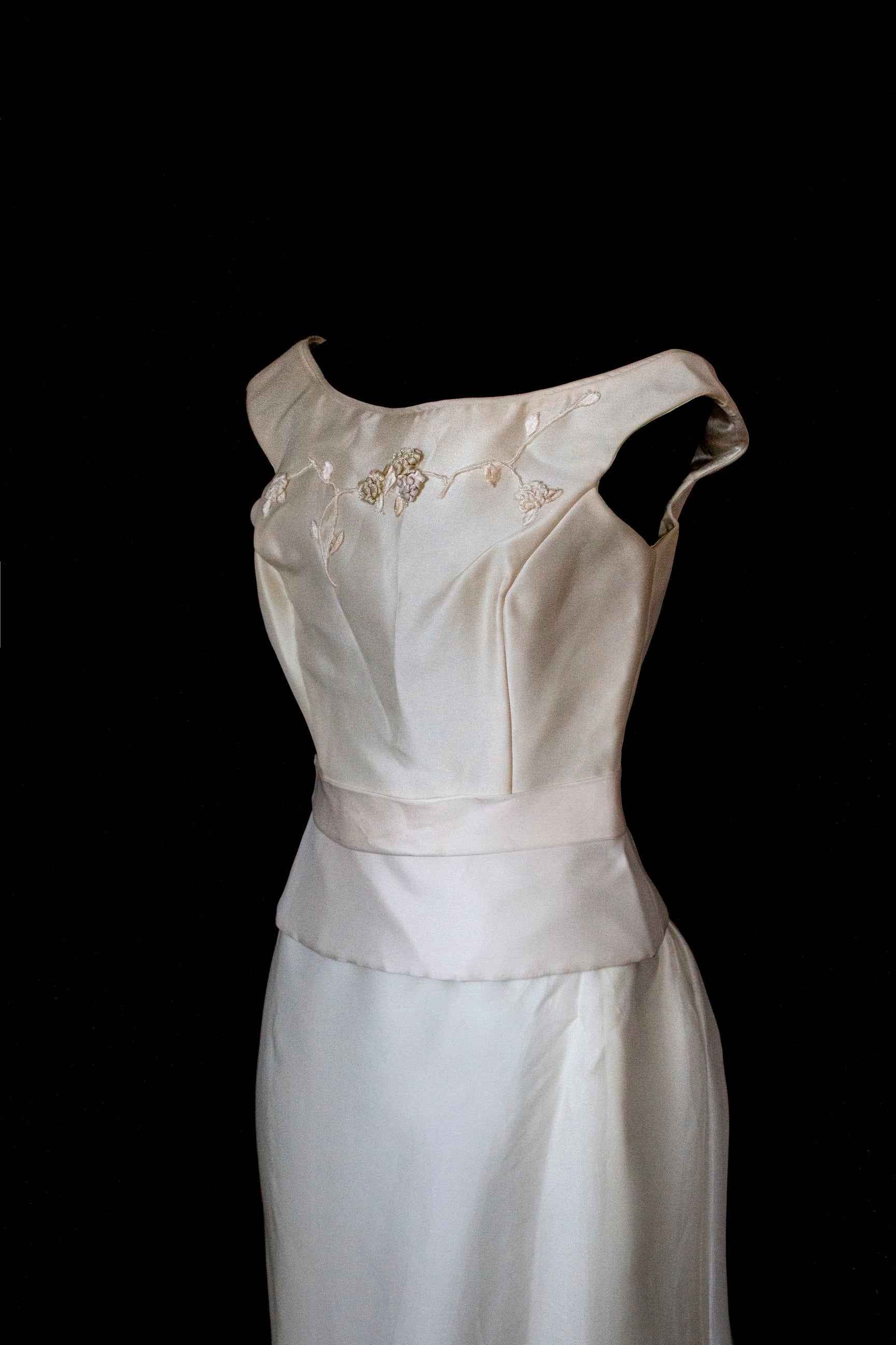275 - MINIMALIST ELEGANT VINTAGE SILK ORGANZA BRIDAL SET: BATEAU TOP & A-LINE SKIRT WITH BACK BOW