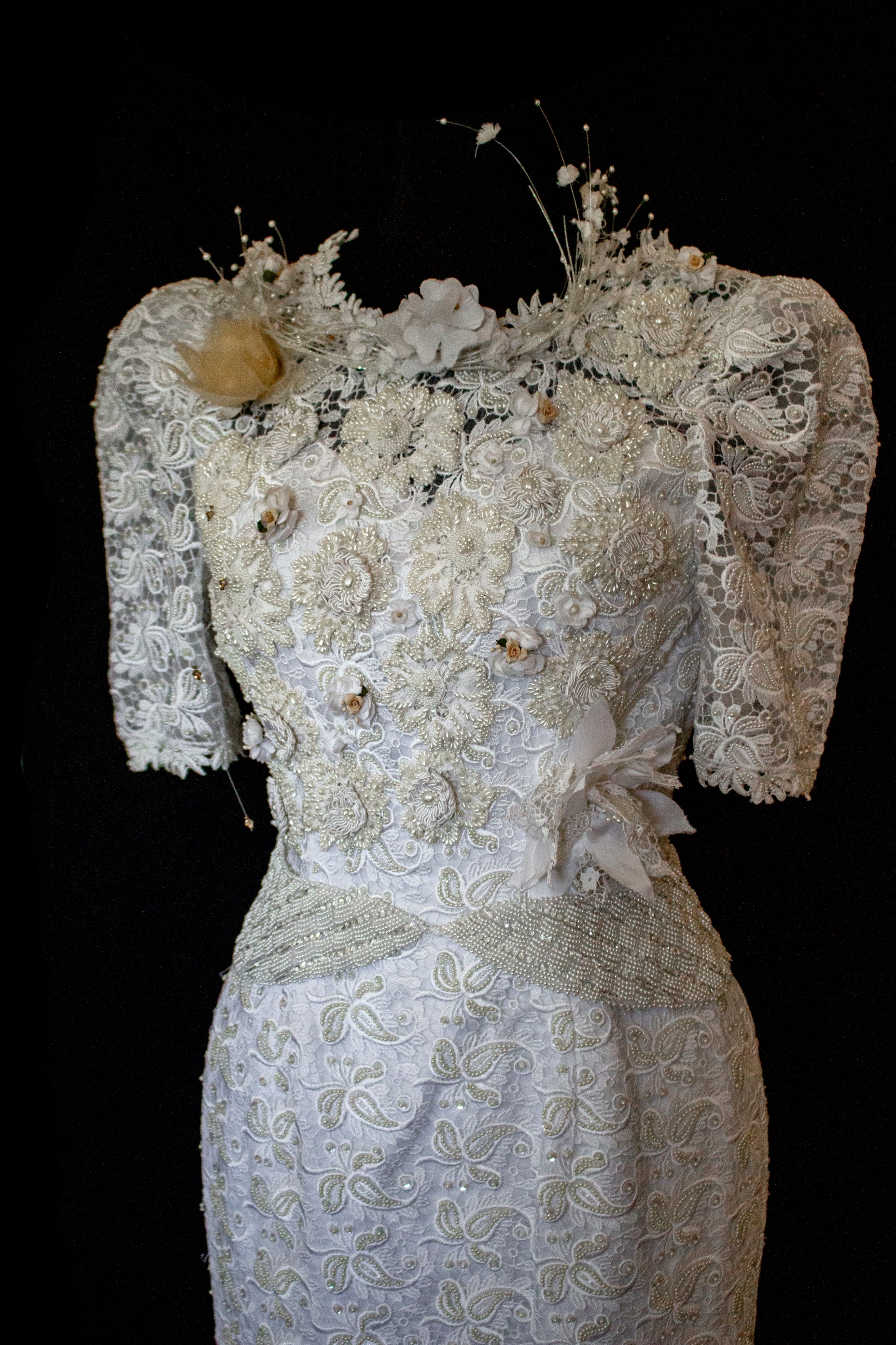 359 - VINTAGE 80s BEADED LACE SHEATH DRESS: WHITE & GOLD WEDDING GOWN WITH 3D FLORAL DETAILS