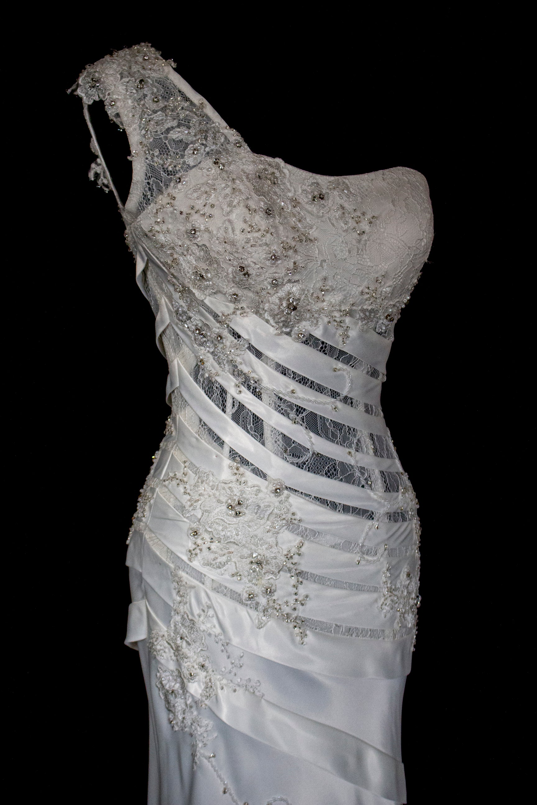328 - SENSUAL Y2K VINTAGE BRIDAL MERMAID: SHEER ONE-SHOULDER STRETCH SATIN WITH EMBROIDERY - Vague atelier