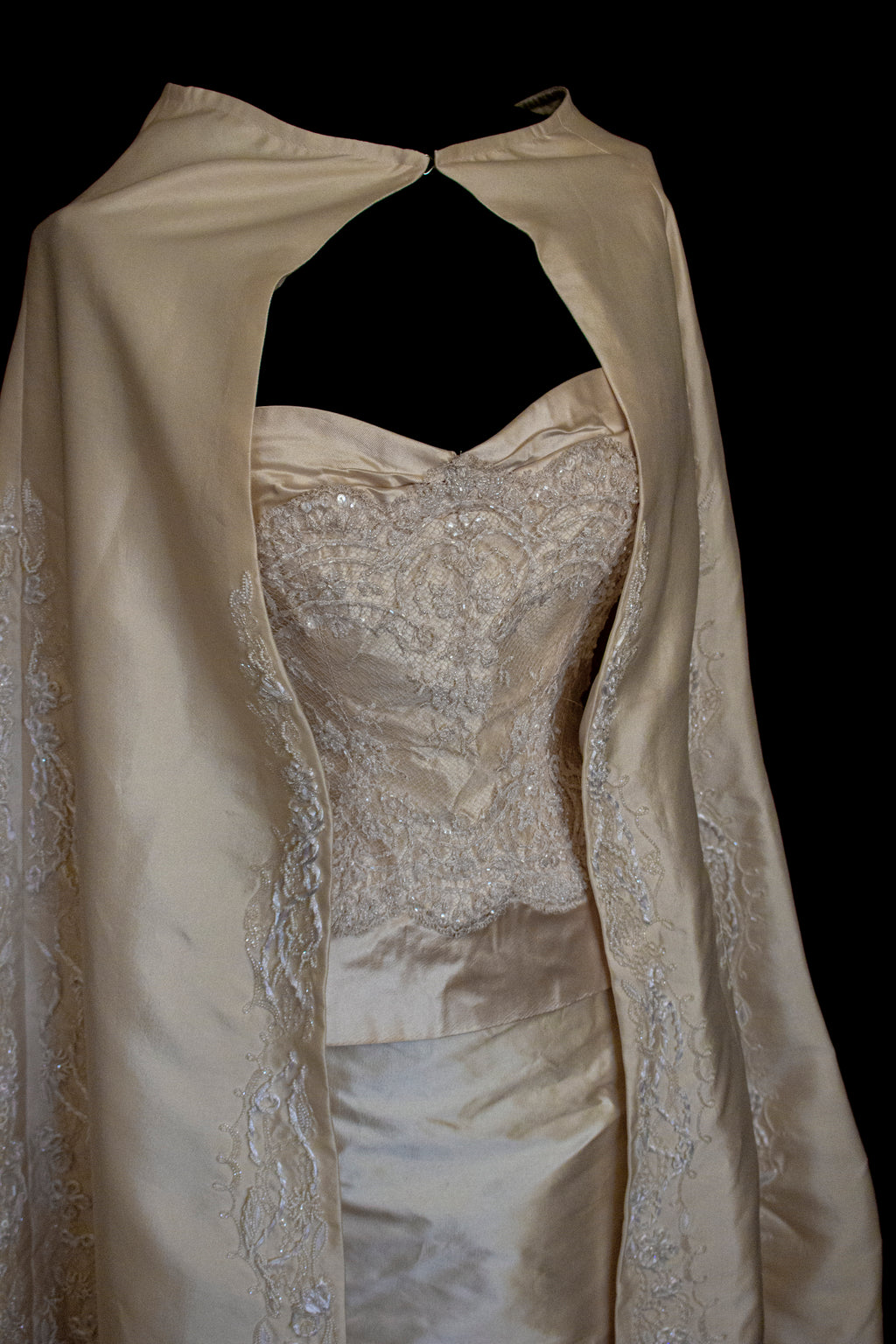 334 - IVORY SILK MIKADO VINTAGE WEDDING DRESS: COLUMN GOWN WITH EMBROIDERED CAPE & CRYSTALS - Vague atelier