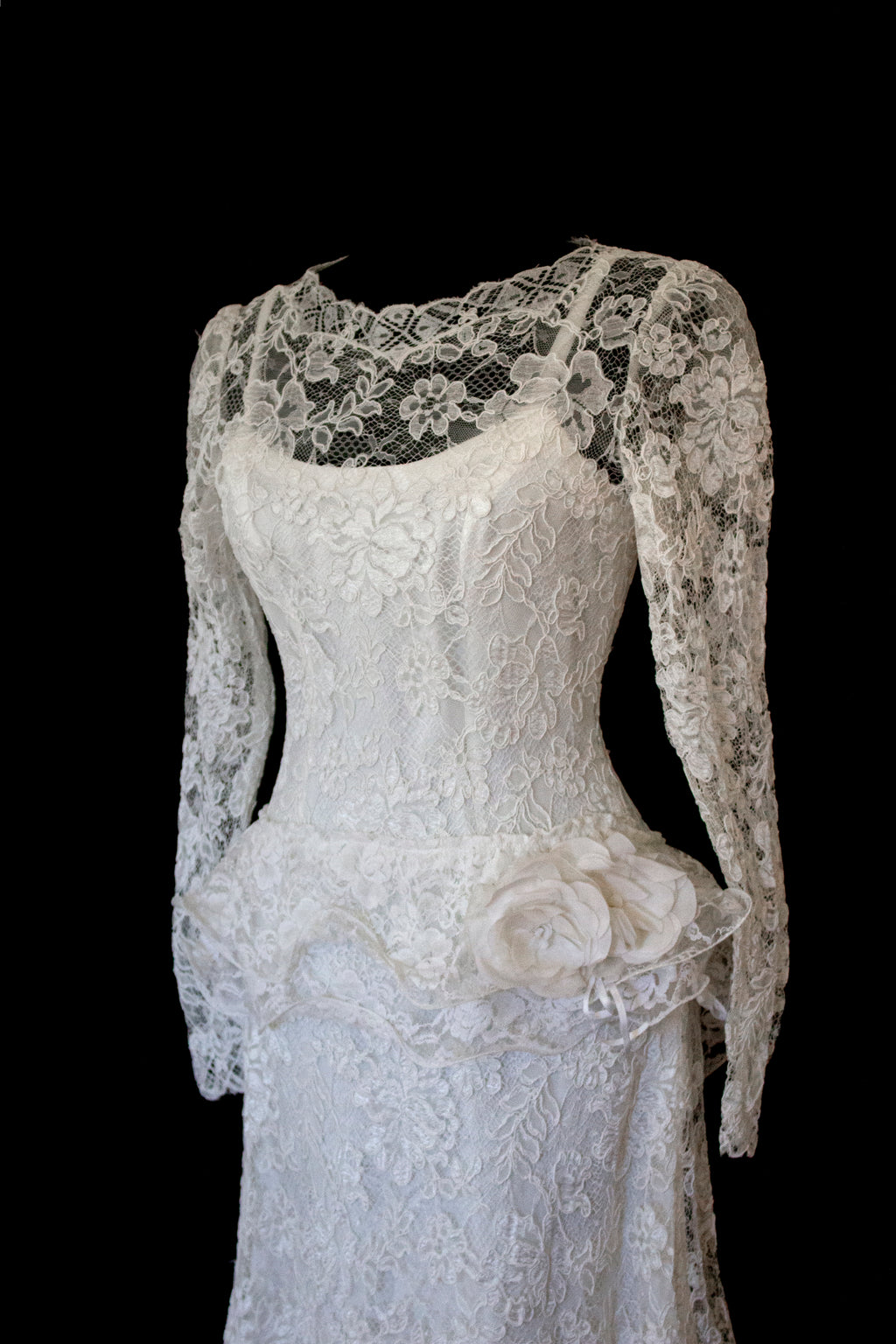 1980s Vintage Macramé Lace Sheath Wedding Dress | Full Train Gown - 377