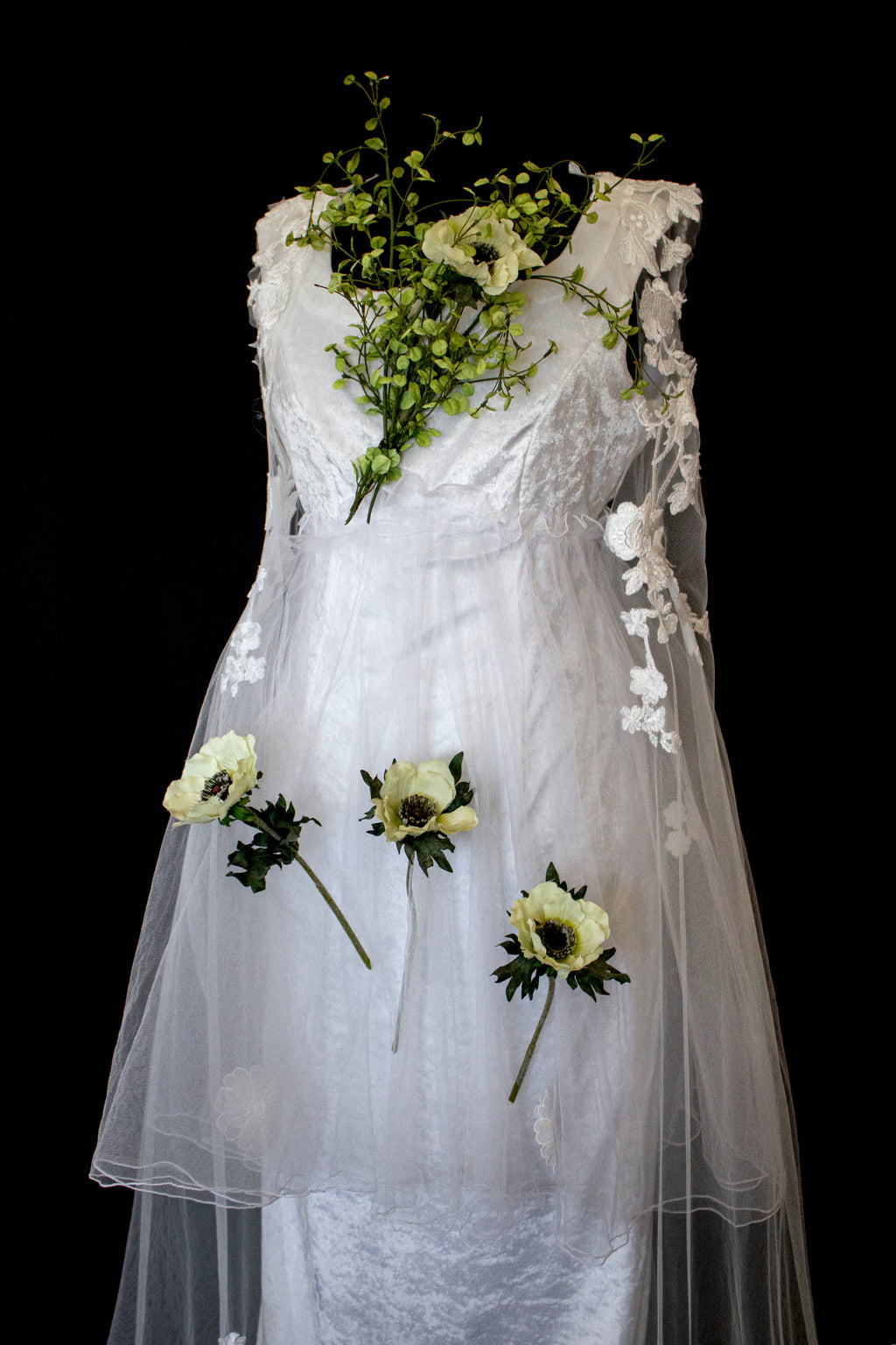 350 - UNIQUE VINTAGE UPCYCLED WEDDING DRESS: PEARL GREY VELVET SHEATH WITH TUTU & MAXI EMBROIDERED BRIDAL CAPE, SPRING BOHO STYLE - Vague atelier