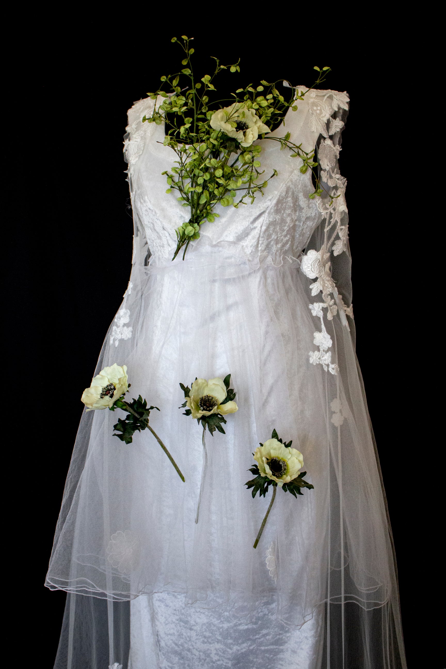 350 - UNIQUE VINTAGE UPCYCLED WEDDING DRESS: PEARL GREY VELVET SHEATH WITH TUTU & MAXI EMBROIDERED BRIDAL CAPE, SPRING BOHO STYLE - Vague atelier