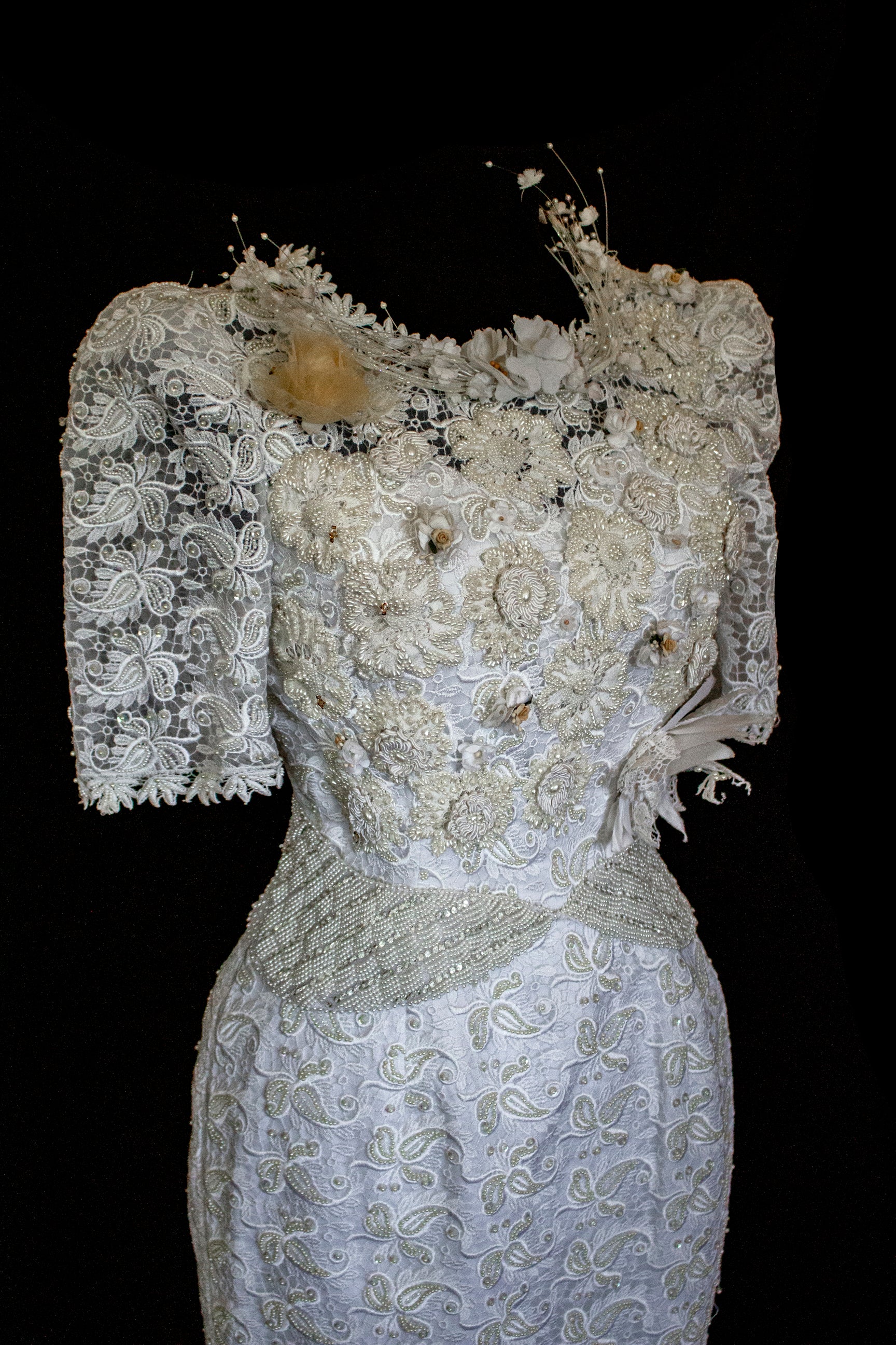 359 - VINTAGE 80s BEADED LACE SHEATH DRESS: WHITE & GOLD WEDDING GOWN WITH 3D FLORAL DETAILS