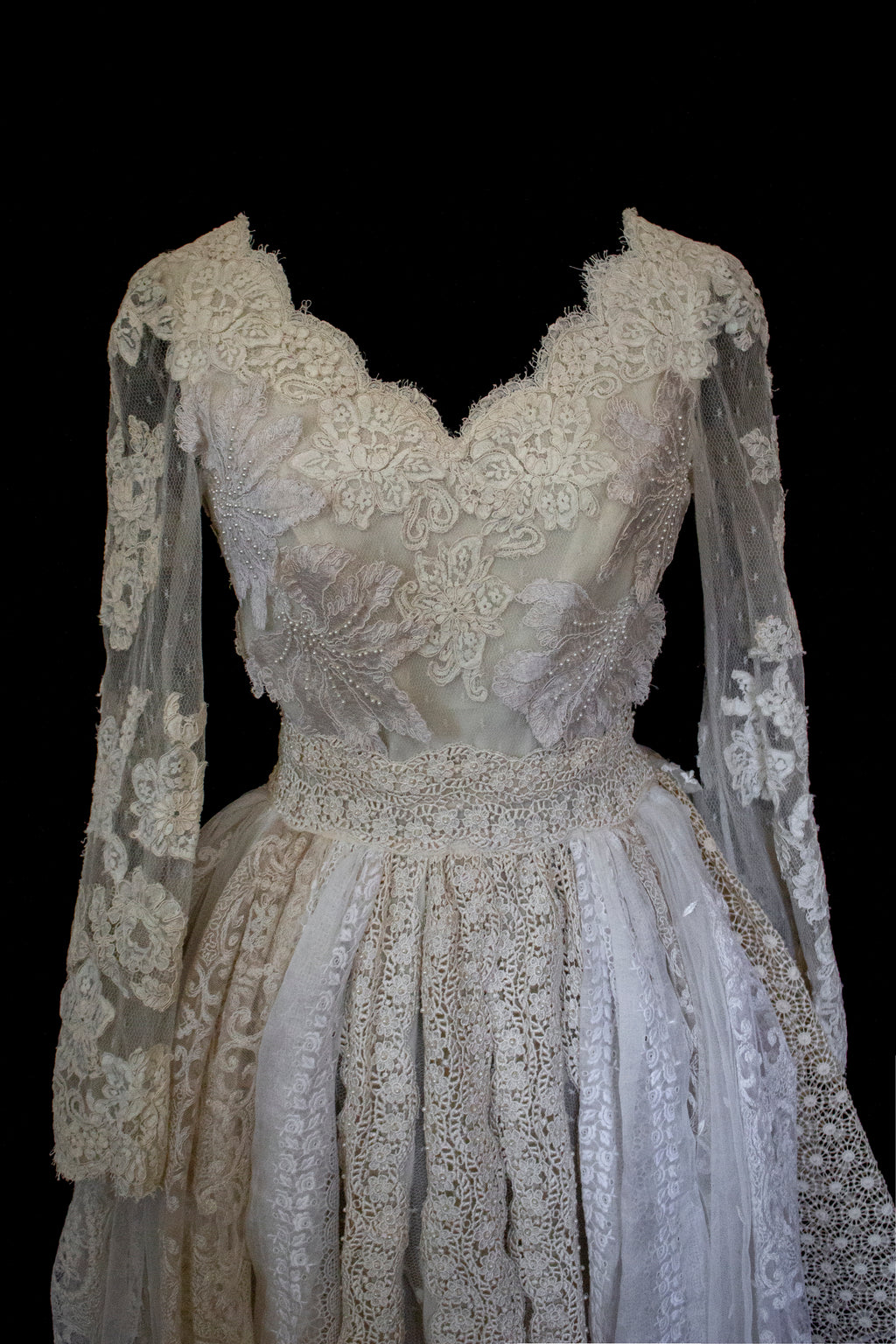 356 - VINTAGE 90s UPCYCLED LACE WEDDING DRESS: IVORY GOWN WITH POLKA DOT TULLE & ANTIQUE MACRAME DETAILS - Vague atelier