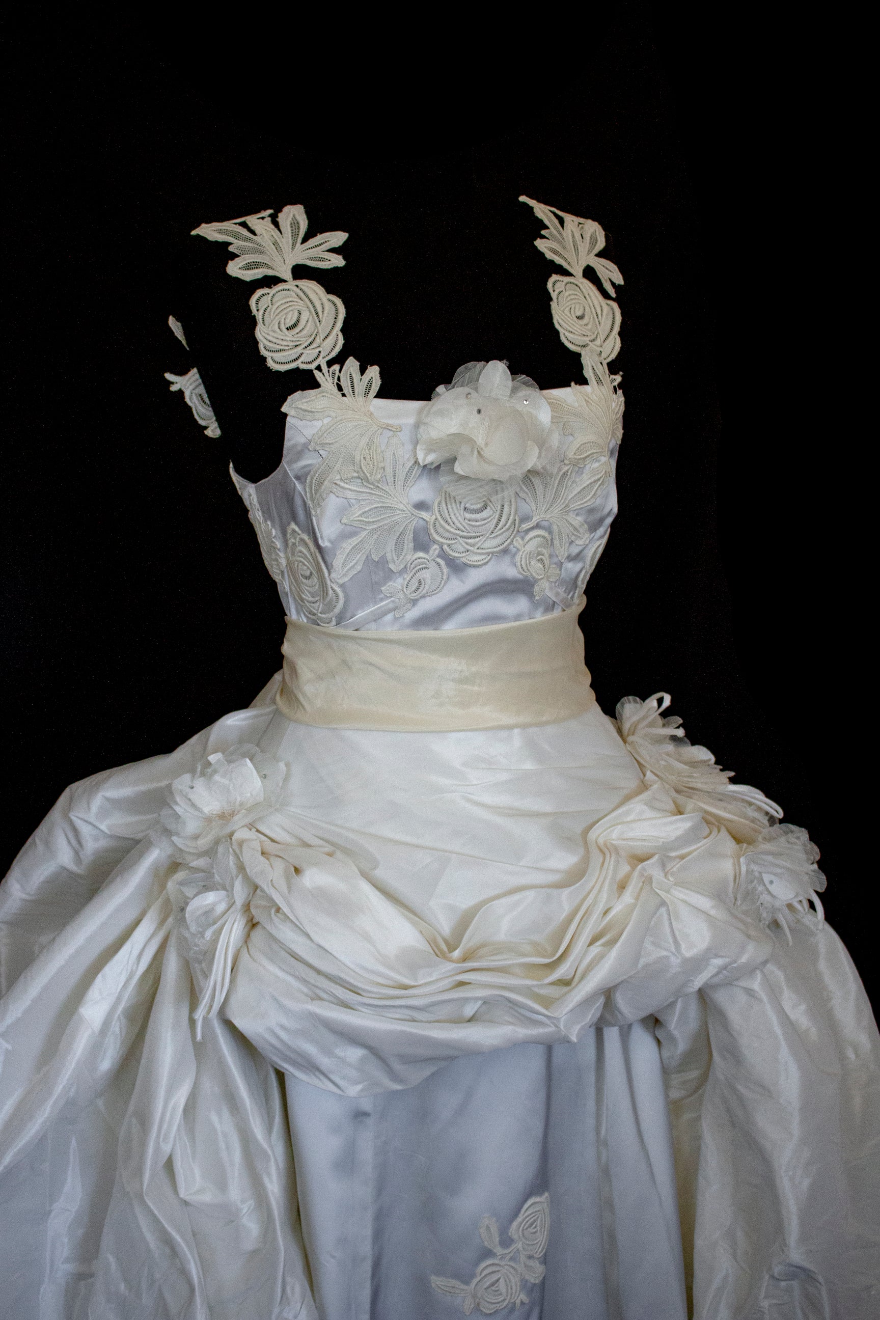 353 - UNIQUE 60S VINTAGE EMPIRE WEDDING DRESS: ICE SATIN GOWN WITH ECRU EMBROIDERY & 80S SILK TAFFETA DETACHABLE TRAIN