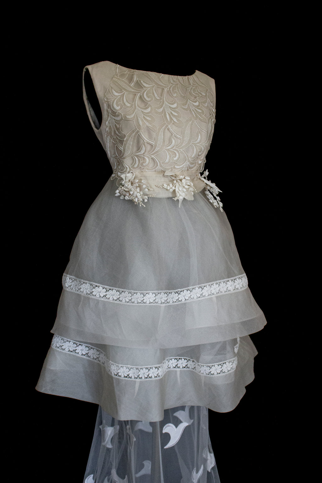 315 - UNIQUE MULTILAYER FLORAL BRIDAL GOWN: 1940S PEPLUM & UPCYCLED MULTI-ERA VINTAGE LACE DRESS - Vague atelier