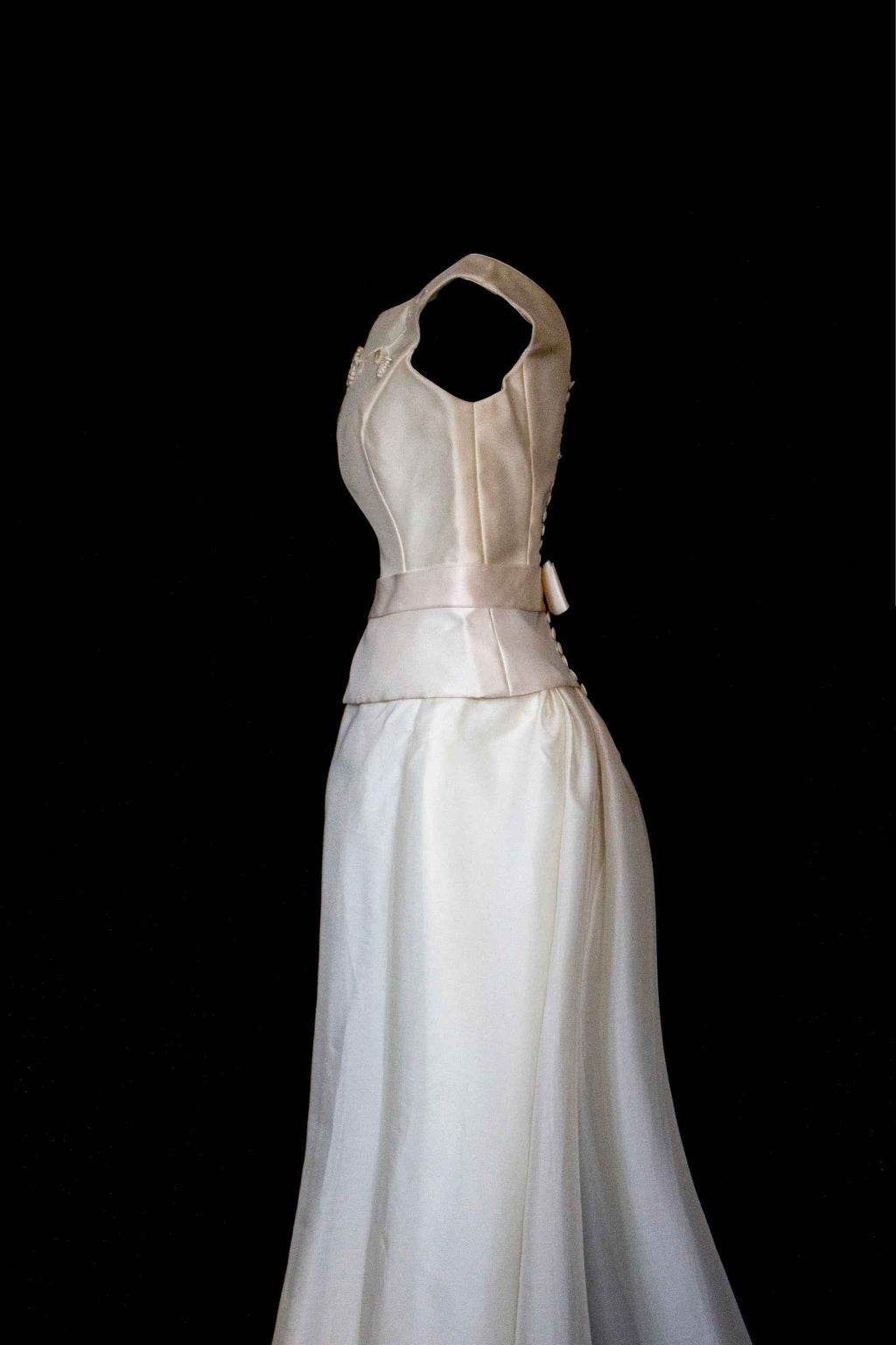 275 - MINIMALIST ELEGANT VINTAGE SILK ORGANZA BRIDAL SET: BATEAU TOP & A-LINE SKIRT WITH BACK BOW