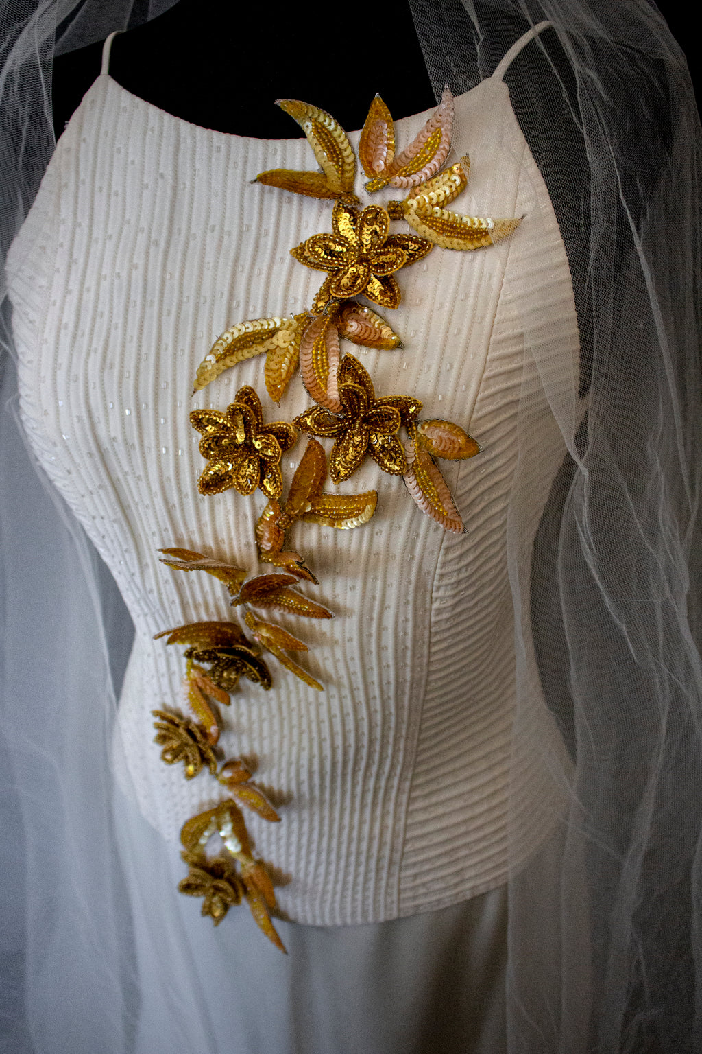 300 - SOPHISTICATED PURE SILK VINTAGE BRIDAL SET: HALTER TOP WITH ANTIQUE GOLD SEQUIN FLOWERS & MATCHING VEIL - Vague atelier
