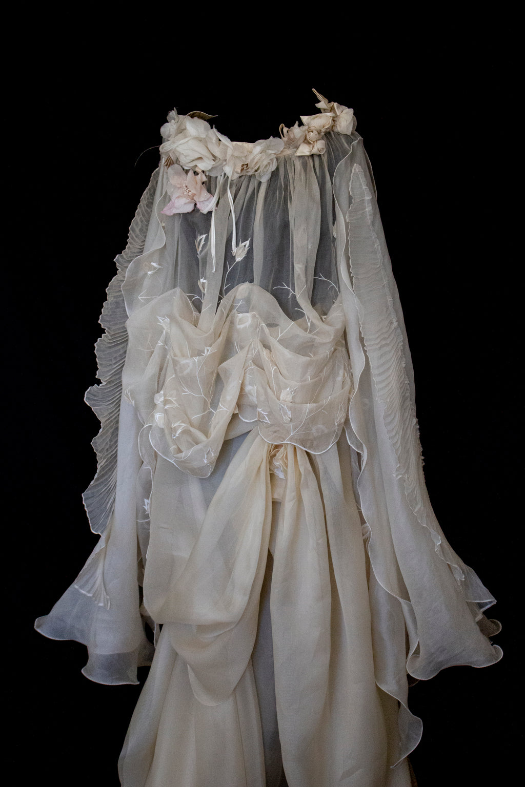 323 - BUCOLIC SILK ORGANDIE WEDDING SET: VINTAGE BUTTERFLY CAPE & DRAPED SKIRT - Vague atelier