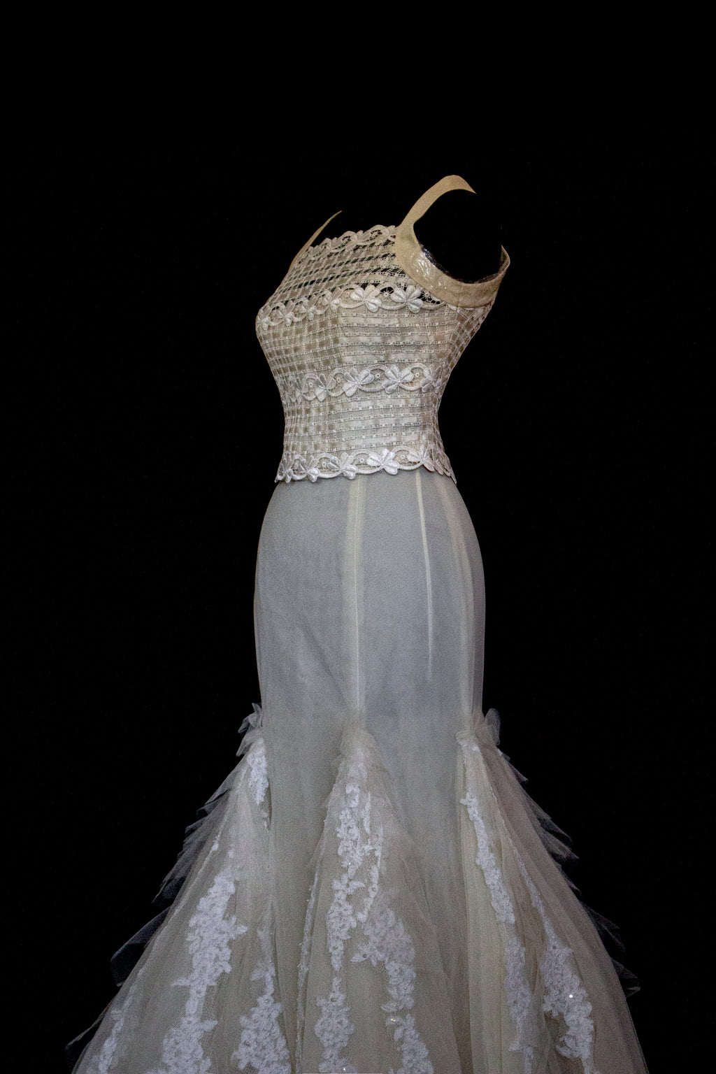364 - VINTAGE 90s UPCYCLED TULLE AND MACRAME WEDDING DRESS: 2-PIECE ROMANTIC GOWN WITH FLOREAL LACE