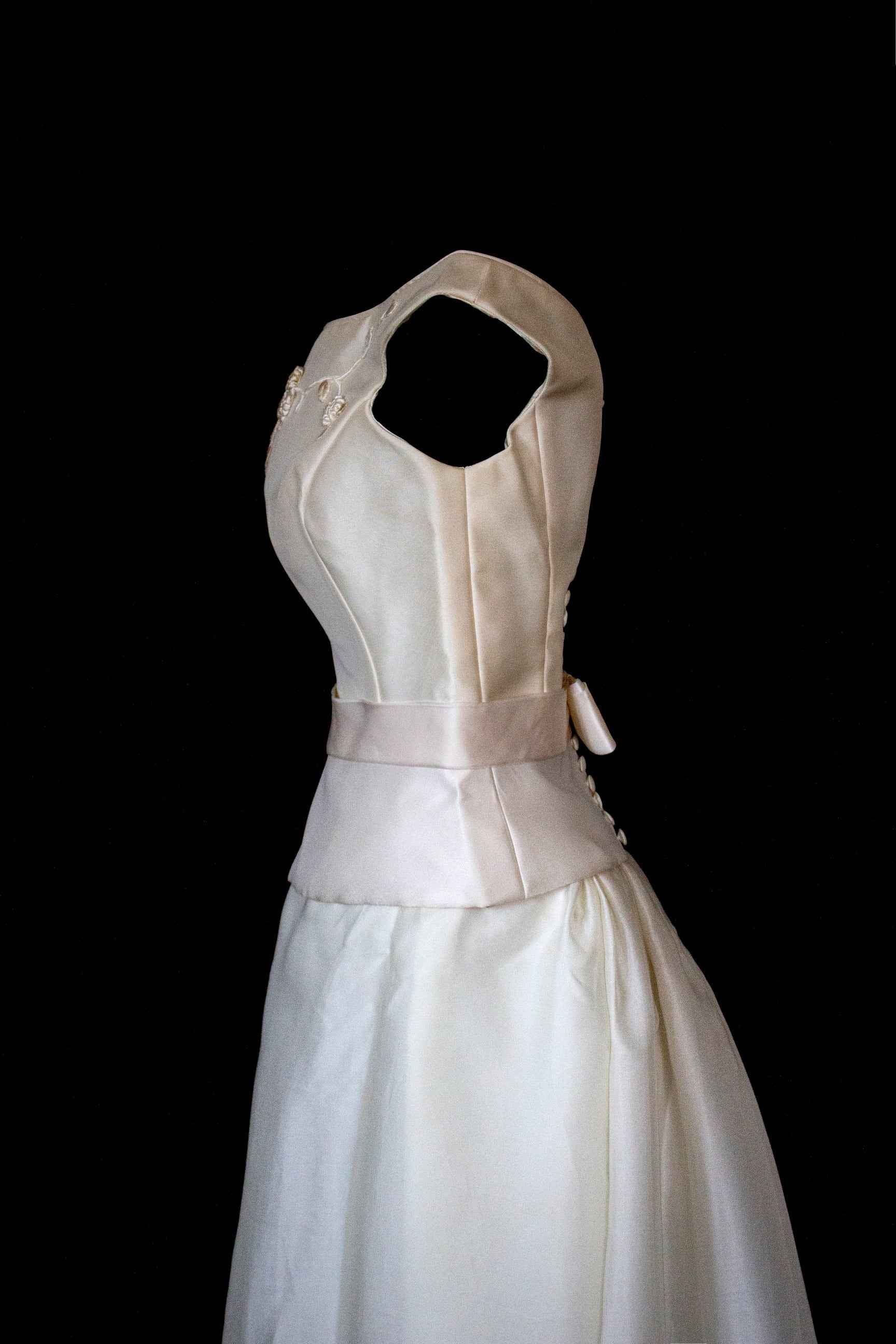 275 - MINIMALIST ELEGANT VINTAGE SILK ORGANZA BRIDAL SET: BATEAU TOP & A-LINE SKIRT WITH BACK BOW
