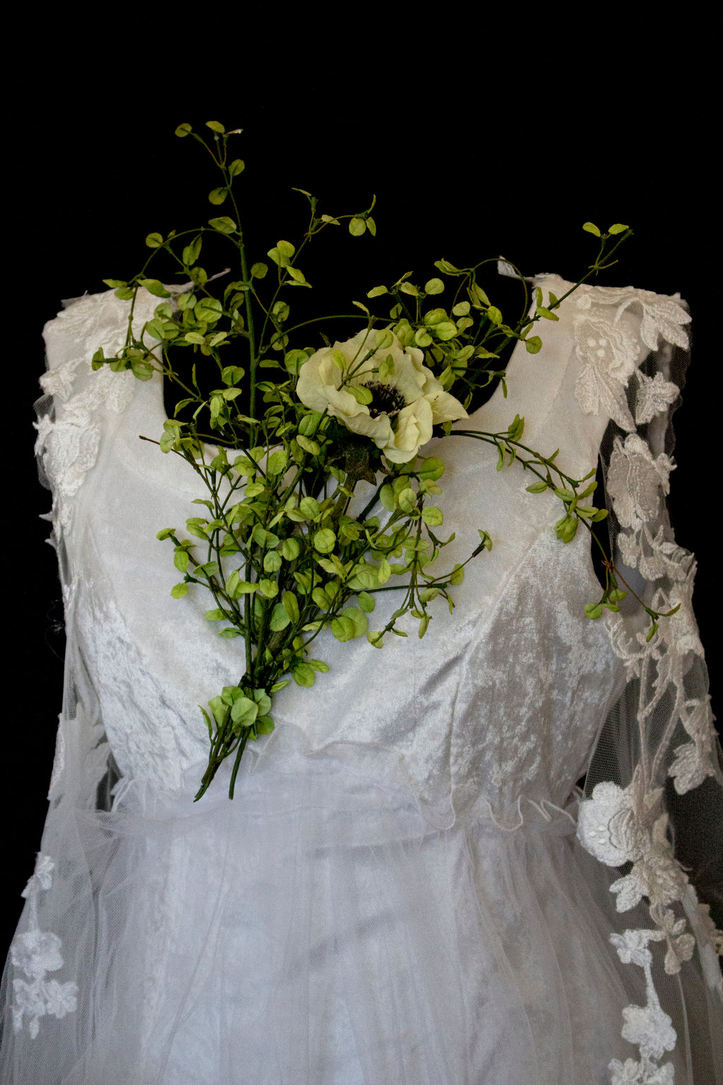 350 - UNIQUE VINTAGE UPCYCLED WEDDING DRESS: PEARL GREY VELVET SHEATH WITH TUTU & MAXI EMBROIDERED BRIDAL CAPE, SPRING BOHO STYLE - Vague atelier